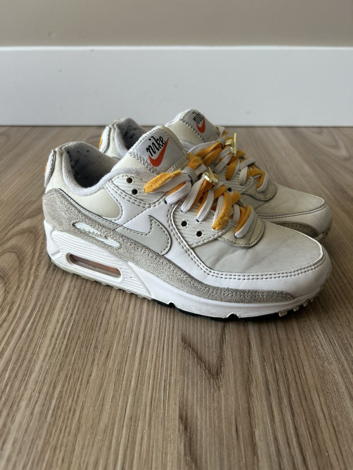 Nike Nike Airmax 90 Gold Emblem Size US 5 / IT 35 - 1 Thumbnail