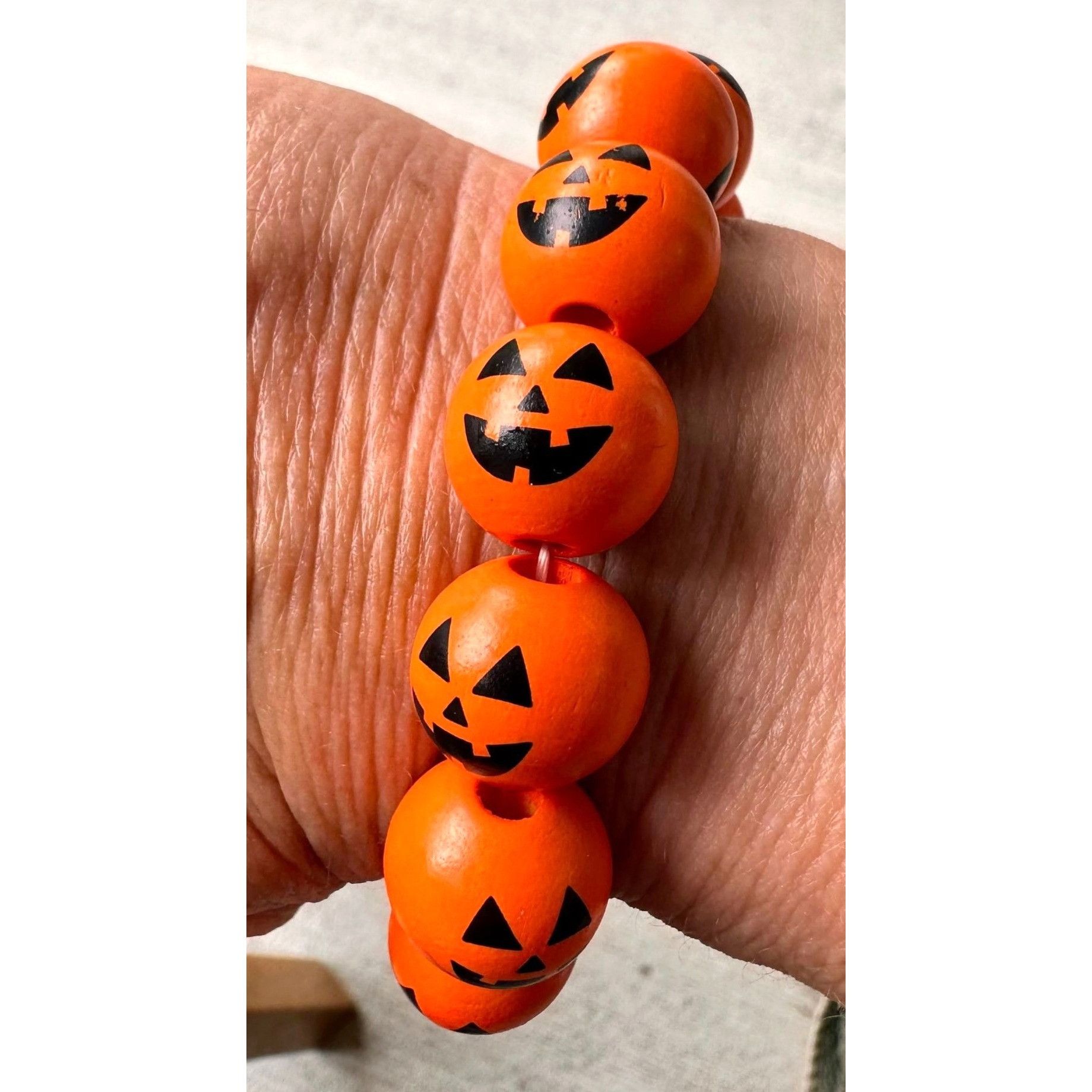Handmade Jack O Lantern Halloween Stretch Bracelet New Wooden Beads O Size ONE SIZE - 4 Thumbnail