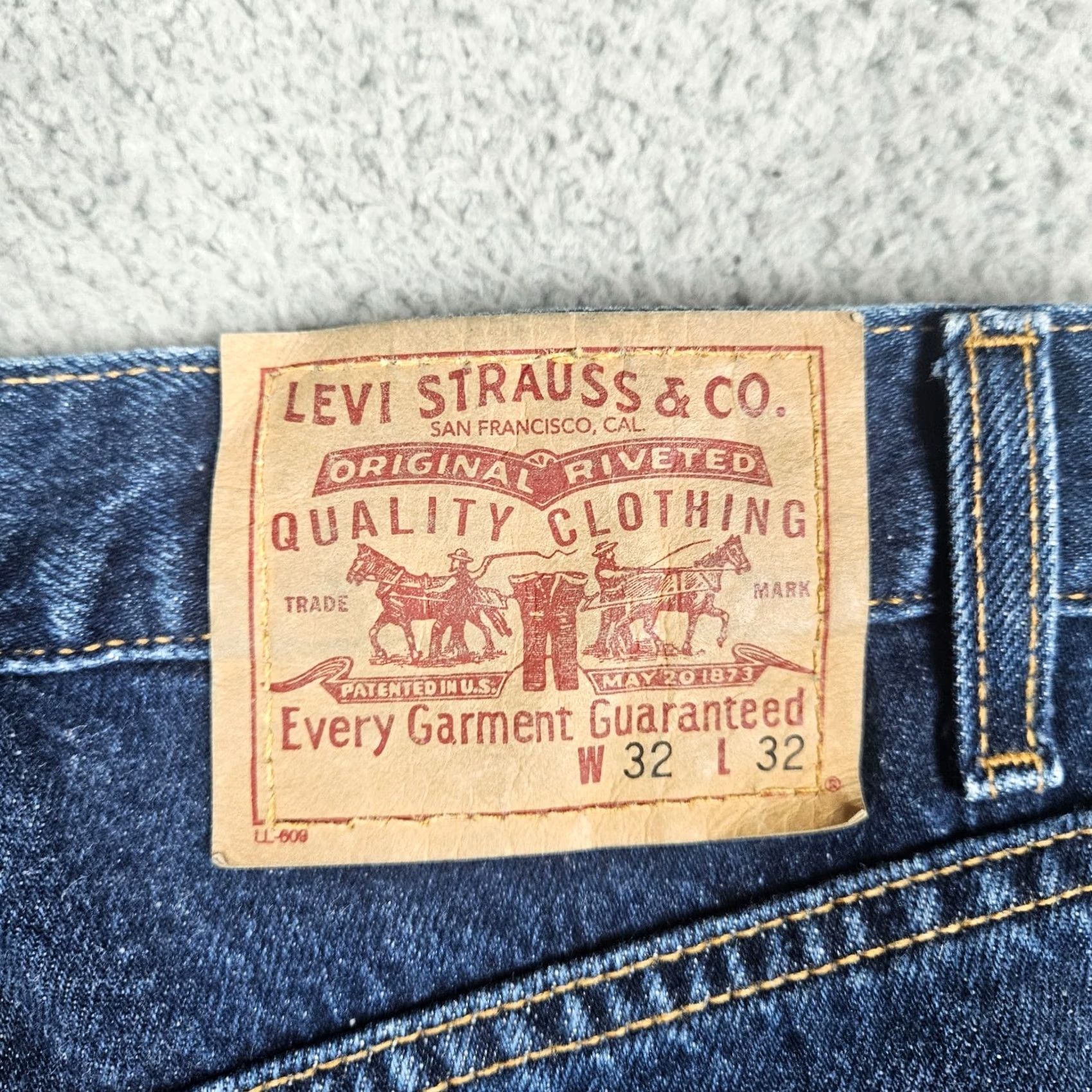 Levi's VINTAGE Levi's 647 Jeans Men 32 Blue Relaxed Straight Denim 5-Pocket 31.5" Inseam Retro 90s Theme Mens Size US 32 / EU 48 - 3 Thumbnail