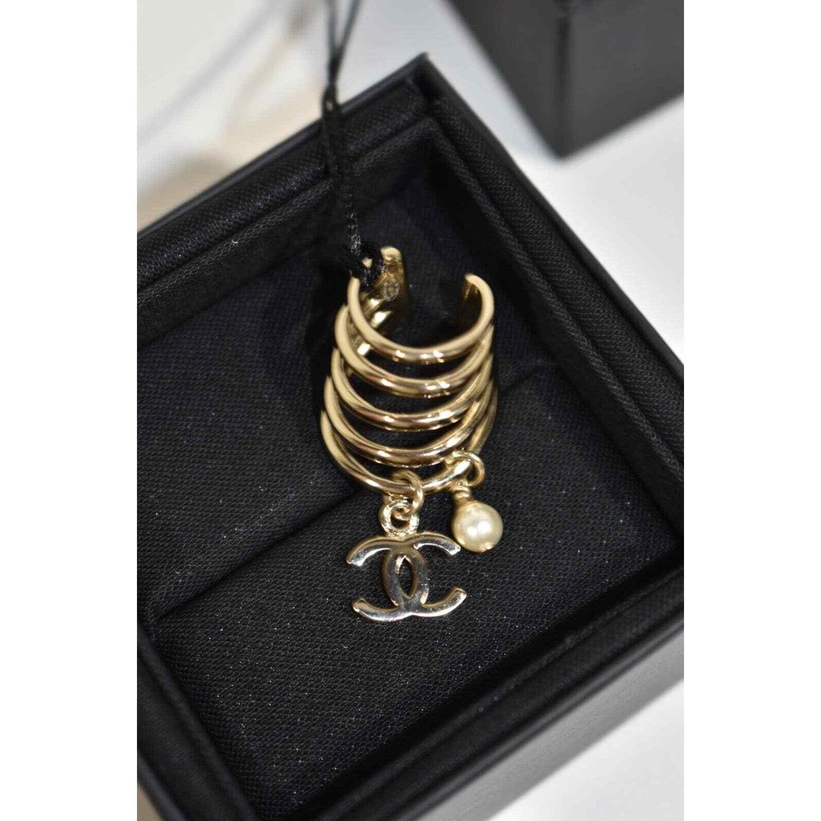 Chanel Chanel Gold Pearl White Drop Statement Cuff Earring Jewel Size ONE SIZE - 9 Thumbnail
