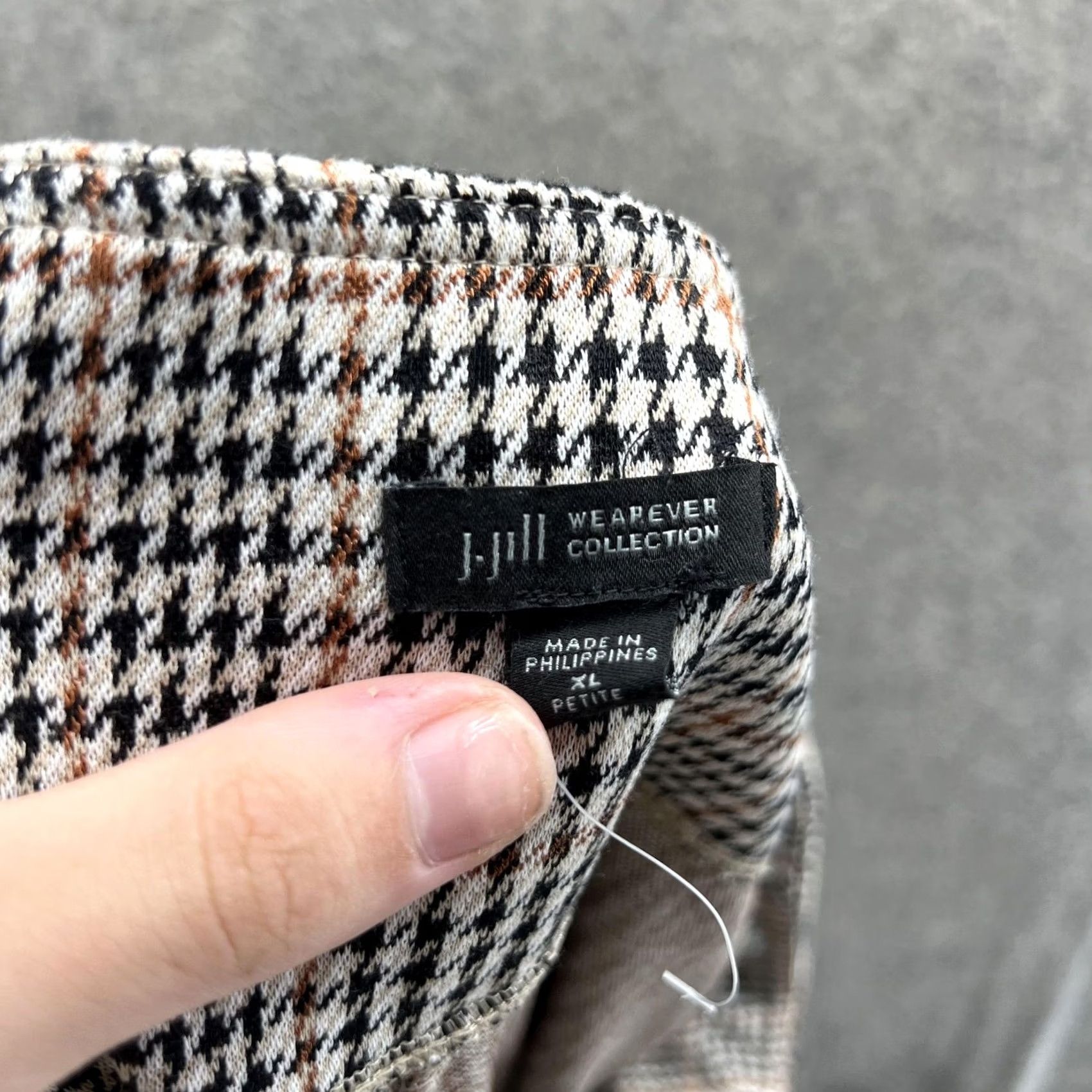 J. Jill J. Jill Pants Womens XL Petite Multicolor Check Cropped Tapered Pull On Knit Wearever Collection Pockets Elastic Waist Size 40" / US 18 - 2 Thumbnail