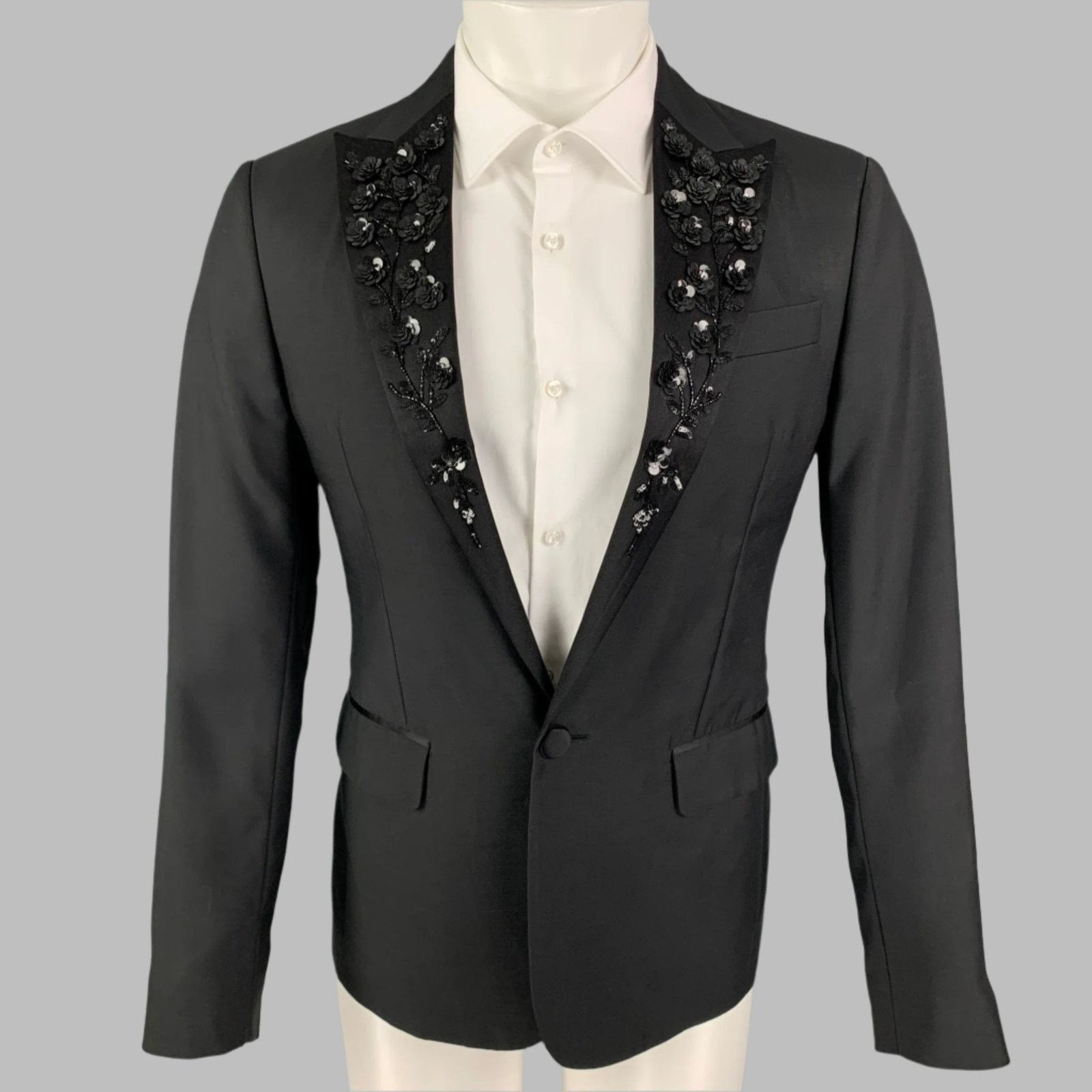 Size 38 Black Embroidery Wool Silk Peak Lapel Sport Coat
