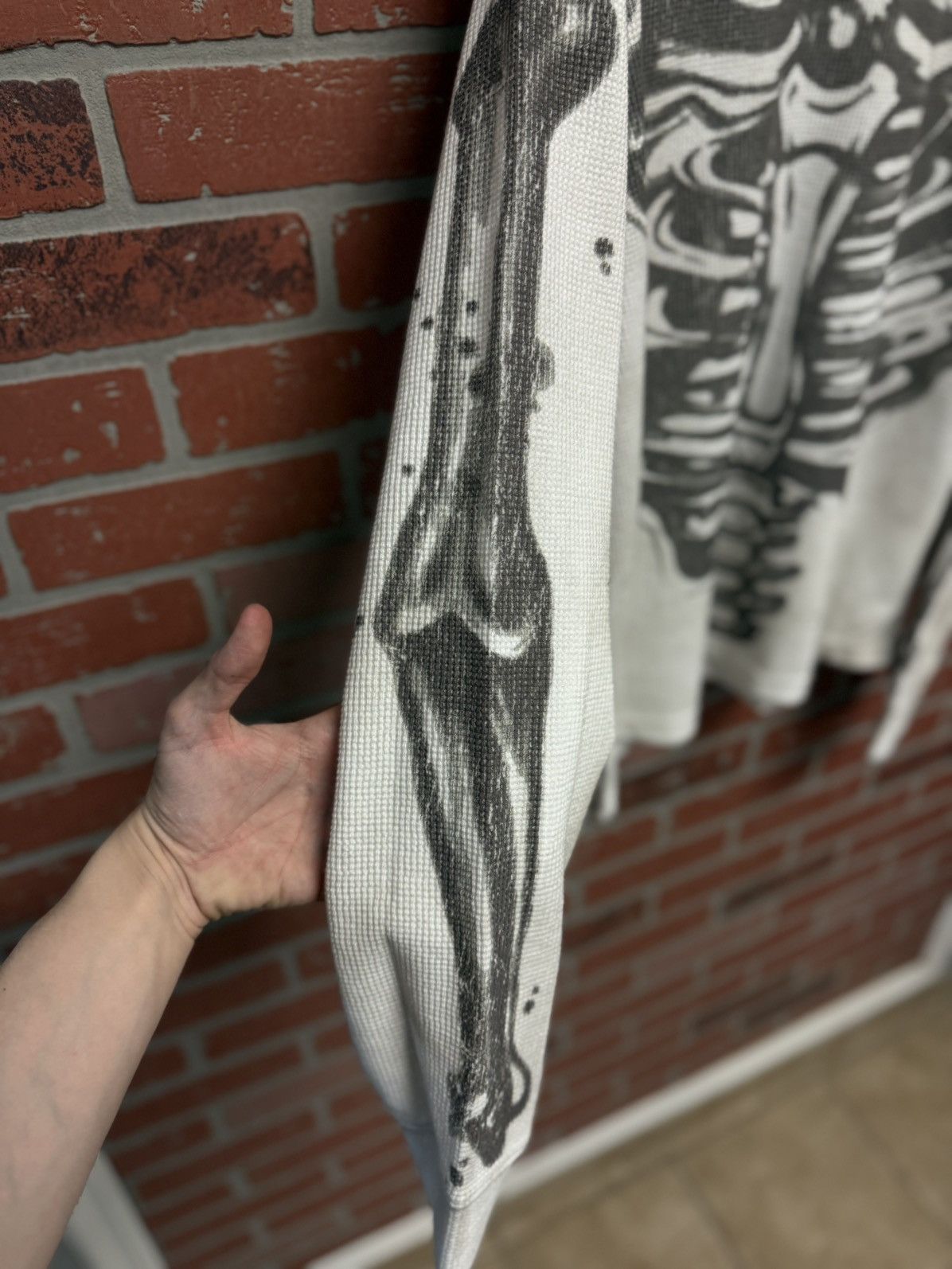 Vale Valley Long Sleeve Bone Tee Shirt Size M (New) Size US M / EU 48-50 / 2 - 4 Thumbnail