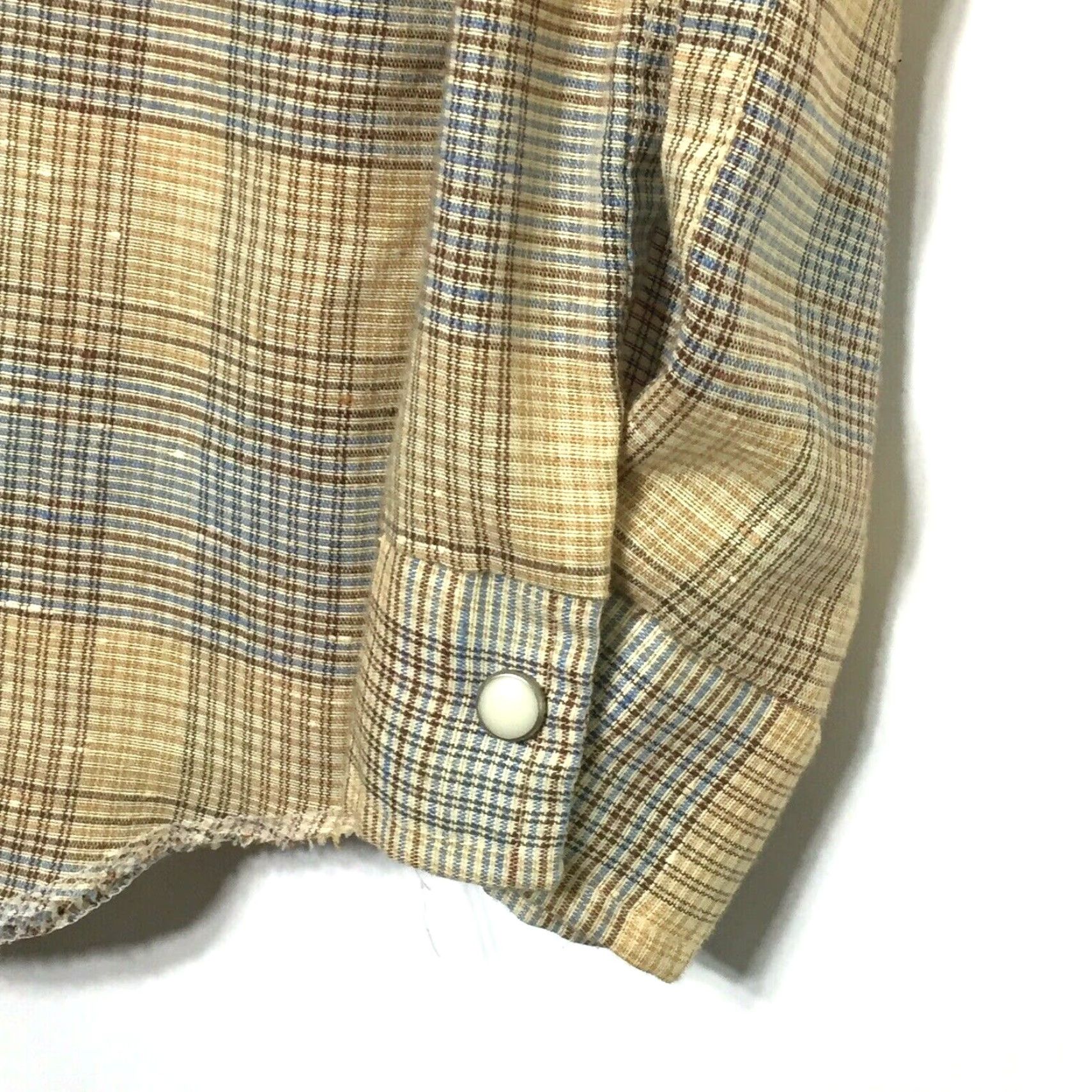 Wrangler VTG Wrangler Shirt Mens 16 Beige Plaid Long Sleeve Button-Up Snap Western Shirt Mens X16 Beige Plaid Long Sleeve Wrangler VTG Size US L / EU 52-54 / 3 - 6 Thumbnail
