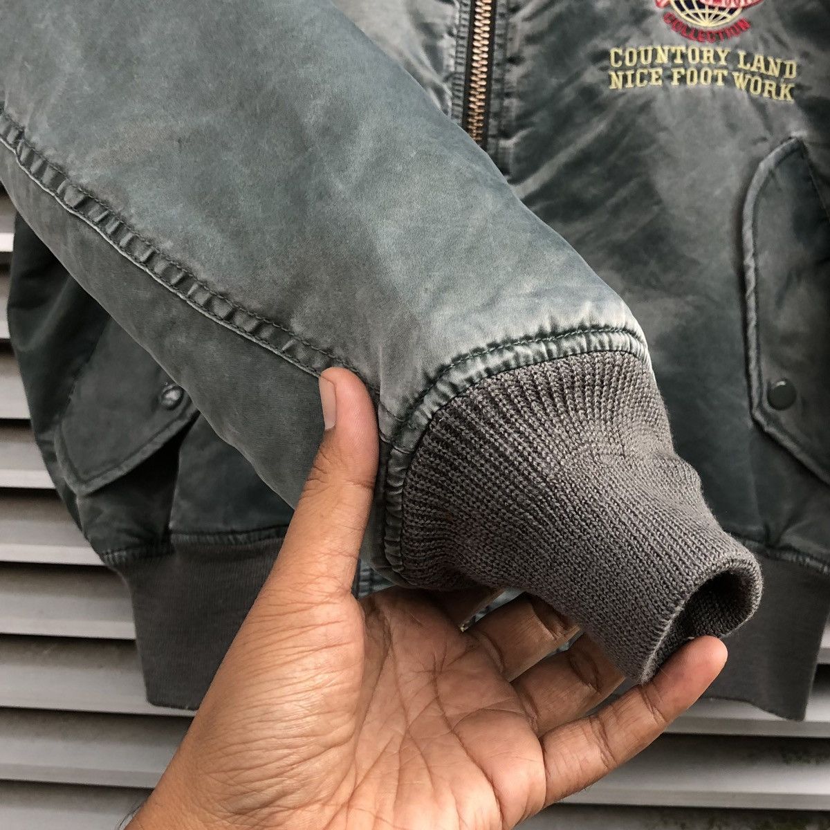 Vintage Vintage Sun Faded CAPABLE Intermediate Ma-1 Bomber Jacket Size US M / EU 48-50 / 2 - 7 Thumbnail