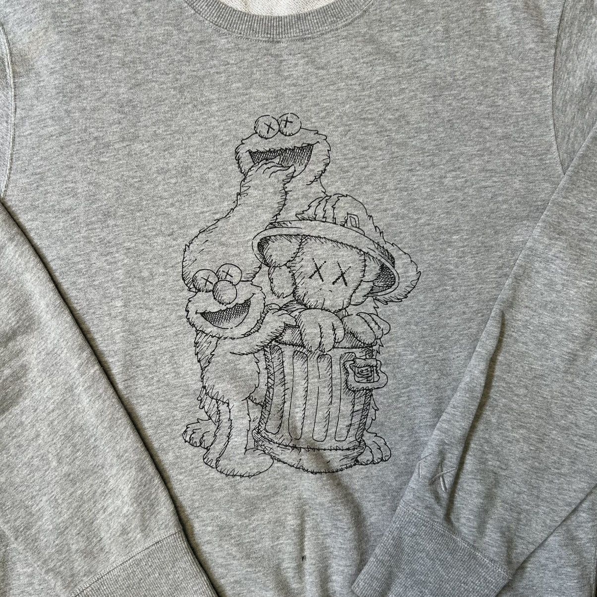 Japanese Brand × Kaws × Uniqlo Kaws x Uniqlo x Sesame Street Trash can Outline Sweatshirt Size US M / EU 48-50 / 2 - 2 Thumbnail