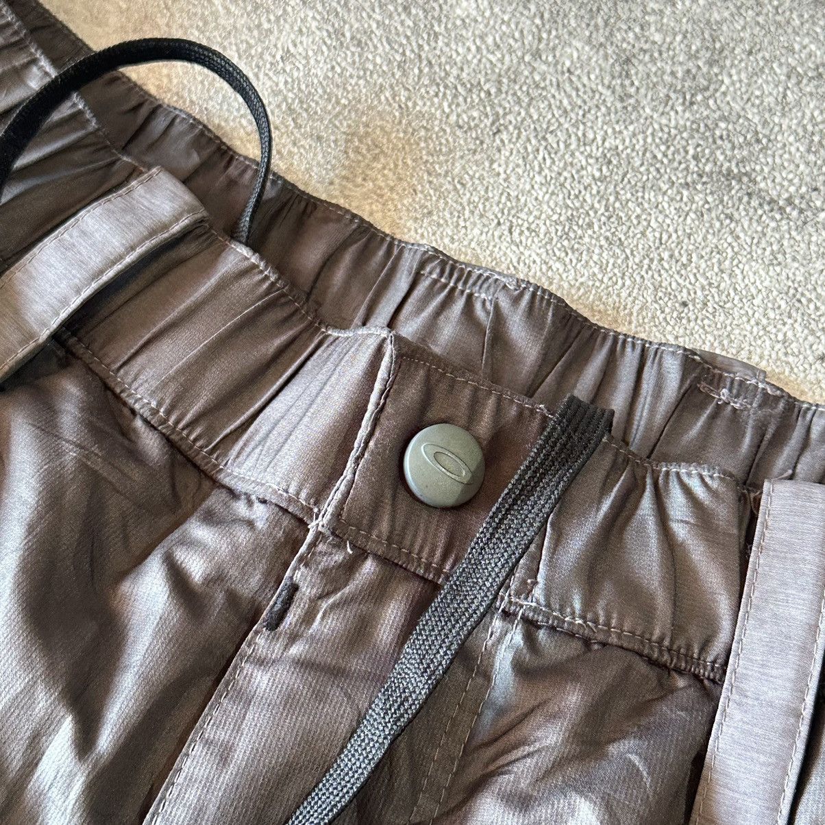 Oakley 2000s Oakley Embroidery Logo Nylon Pants Size US 32 / EU 48 - 6 Thumbnail