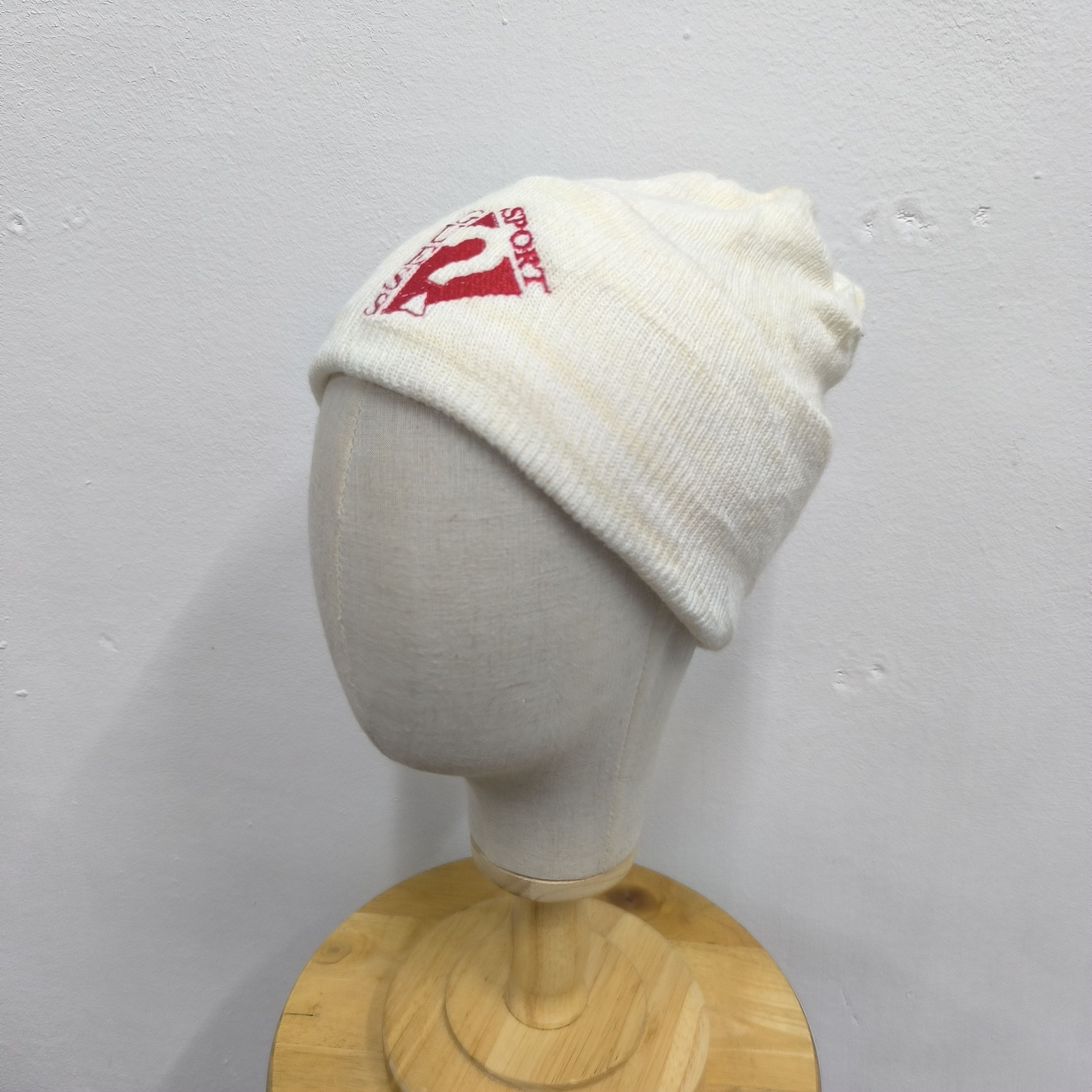 Guess 🏐 Vintage guess sport big logo beanie hat Size ONE SIZE - 2 Thumbnail