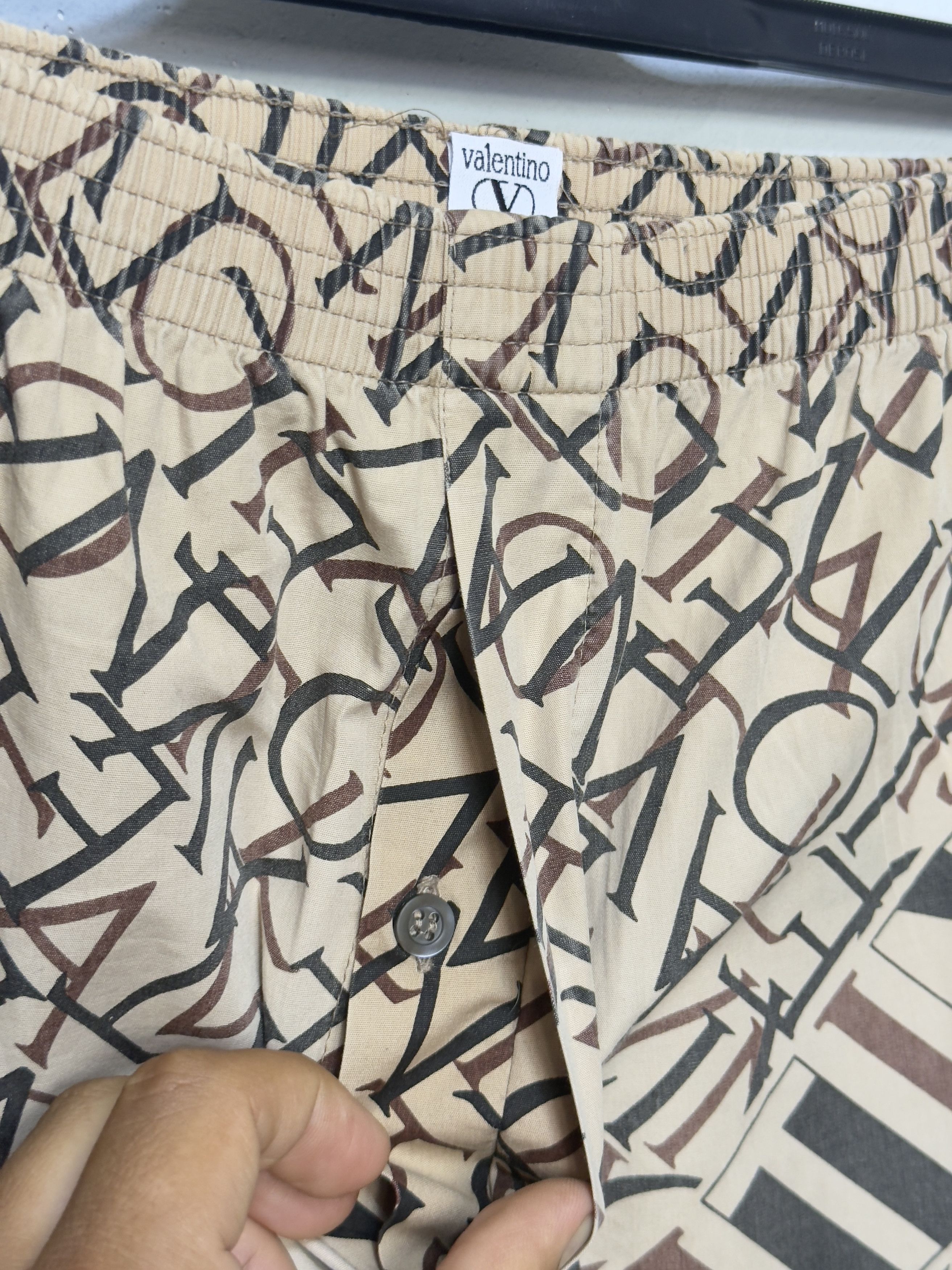 Valentino 🔥 valentino Garavani sleep pants monogrammed size L to xl Size US 34 / EU 50 - 4 Thumbnail