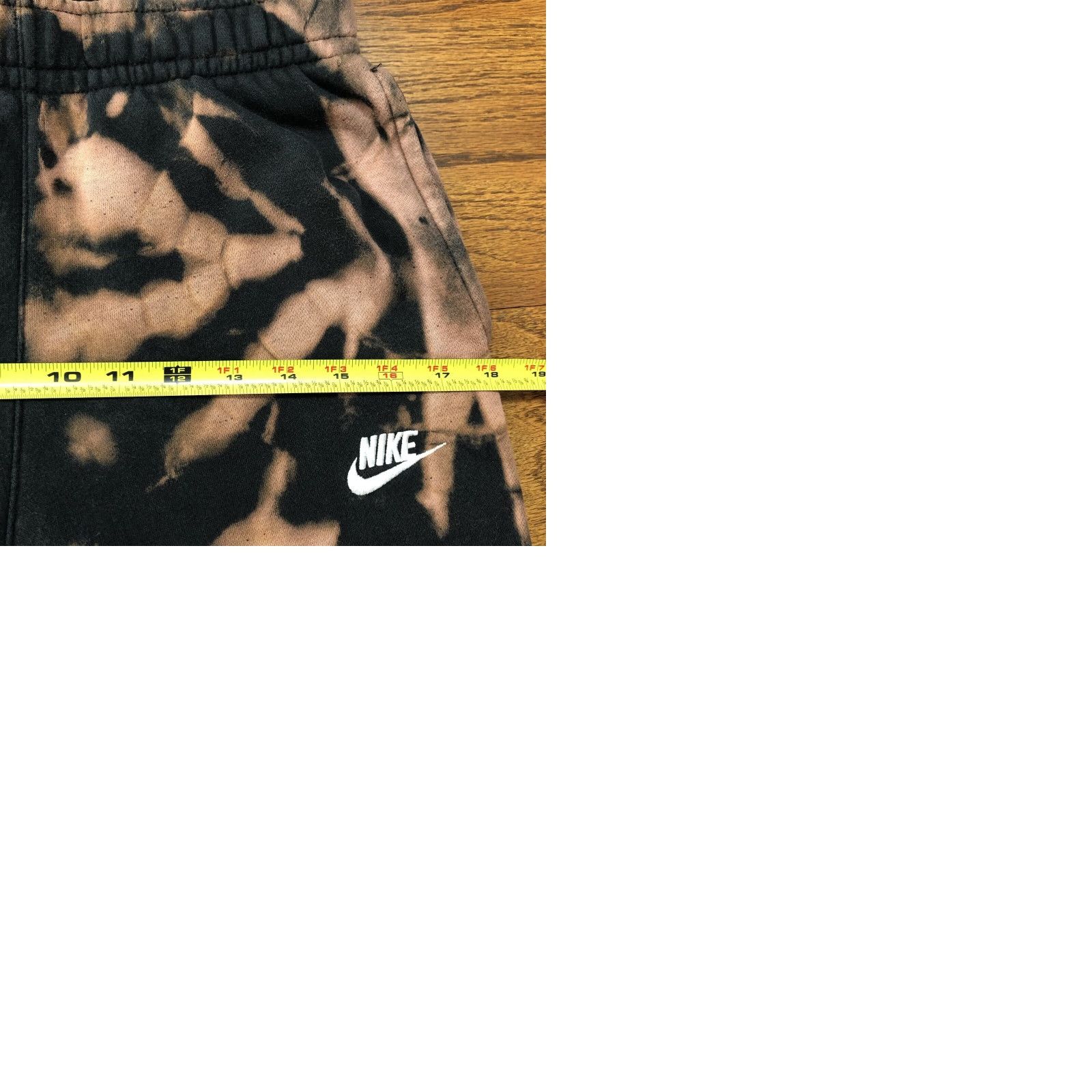 Nike VINTAGE Nike Sweatpants Black Adult XS Tie Dye Drawstring Pockets 90s University Athleisure Logo Size US 27 - 10 Thumbnail