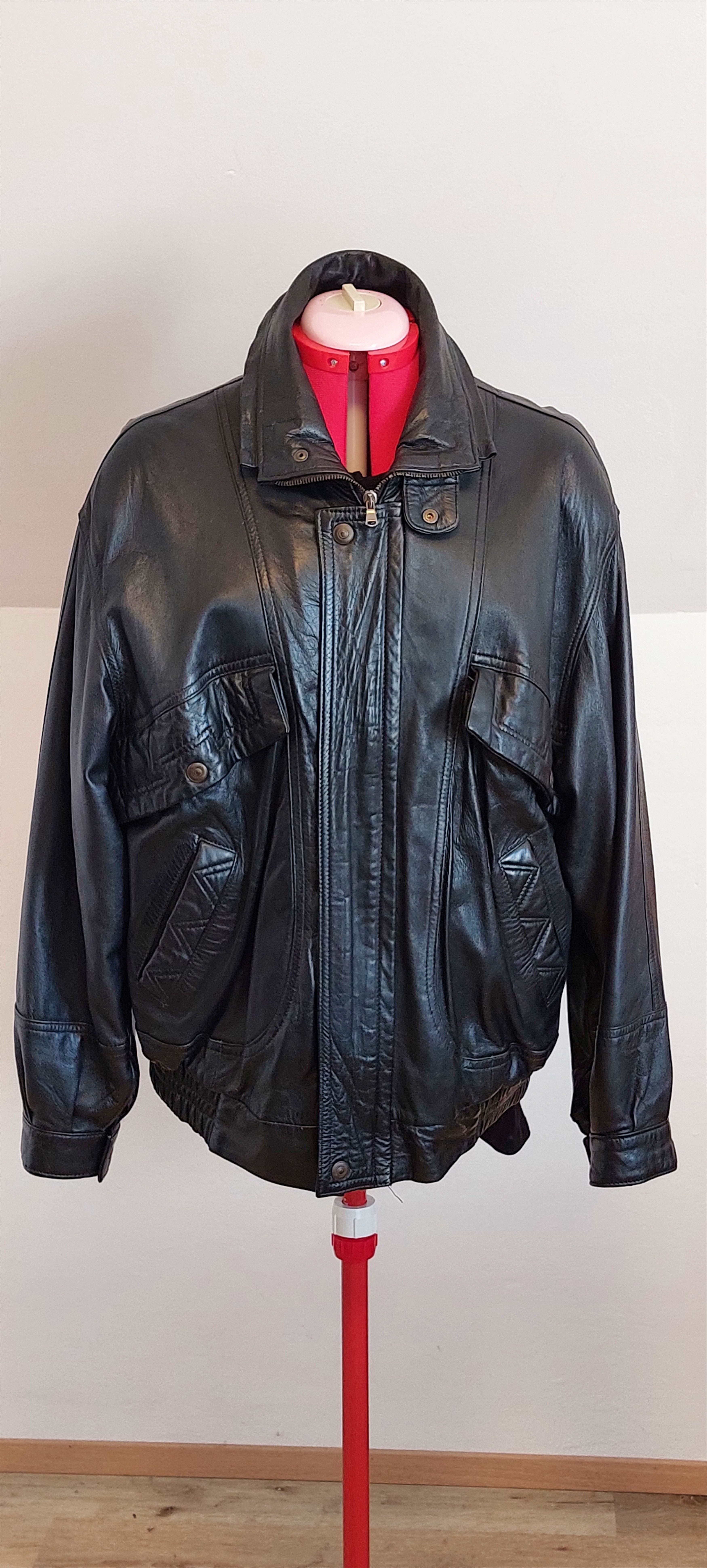 Vintage Vintage Italian Leather Bomber Jacket L Size US L / EU 52-54 / 3 - 12 Thumbnail