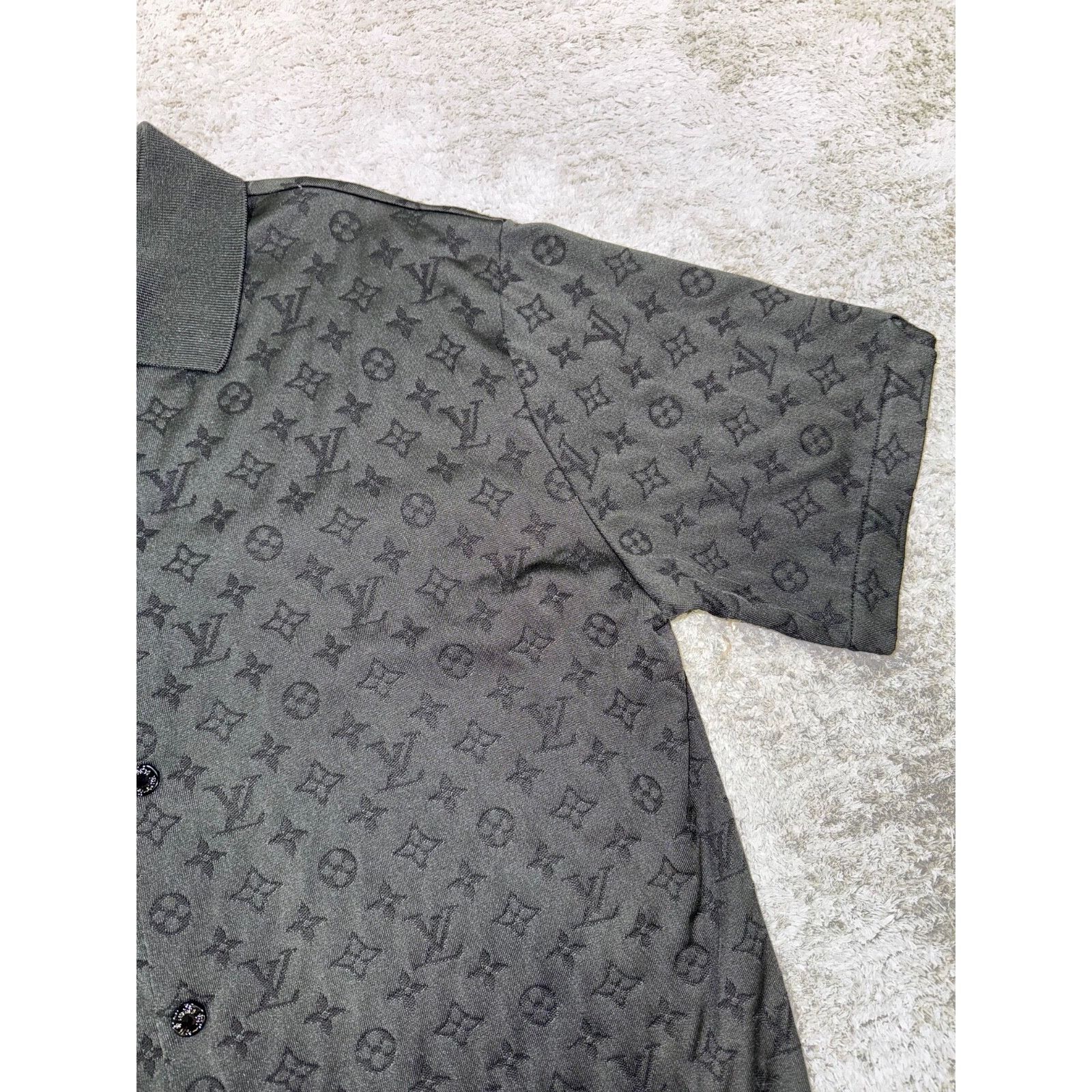 Louis Vuitton Louis Vuitton NBA Monogram Black Logo Buttoned Shirt Short Size US L / EU 52-54 / 3 - 14 Thumbnail
