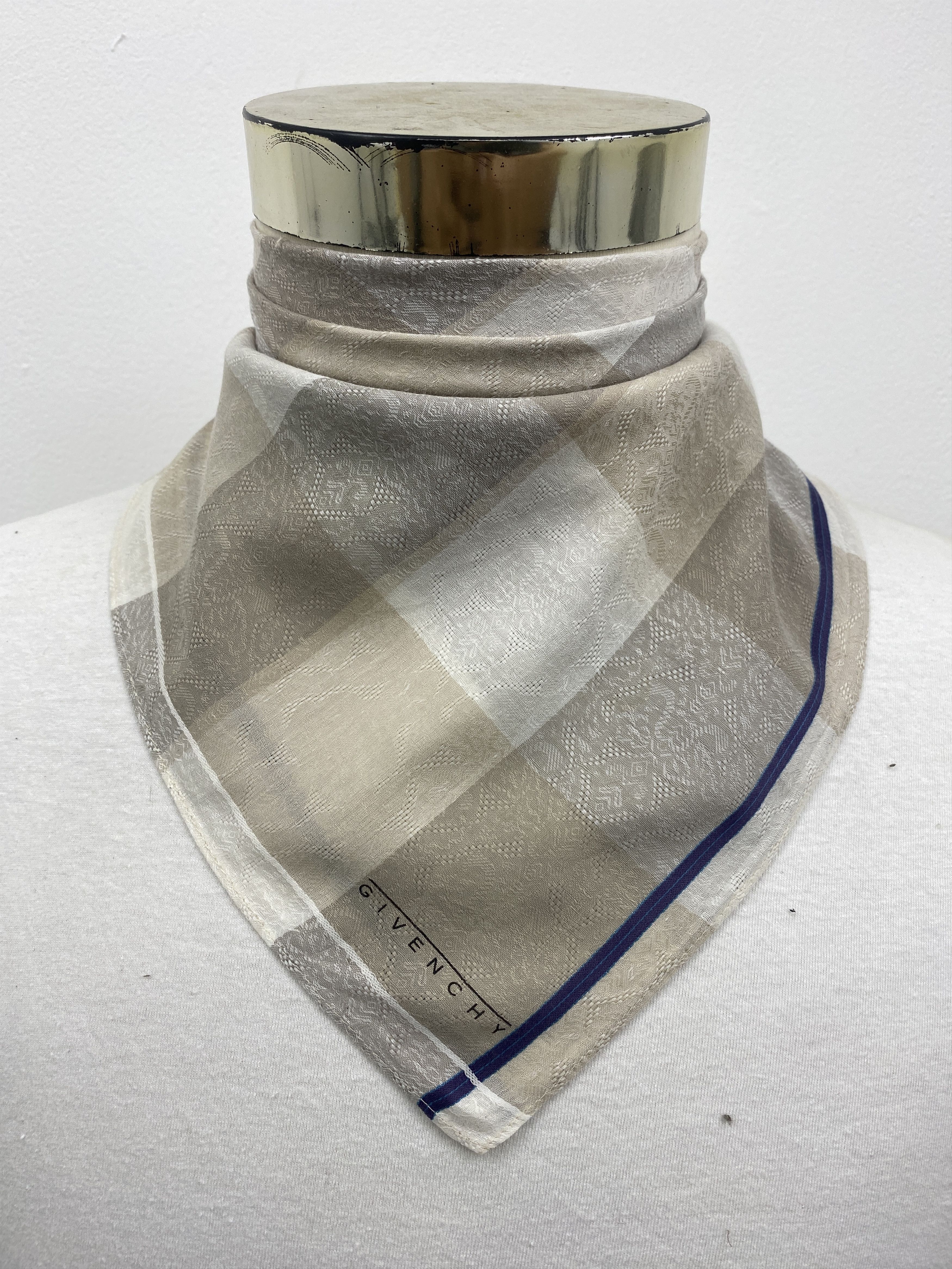 Givenchy Givenchy Handkerchief / Neckerchief / Bandana - HKC0468 Size ONE SIZE - 1 Thumbnail