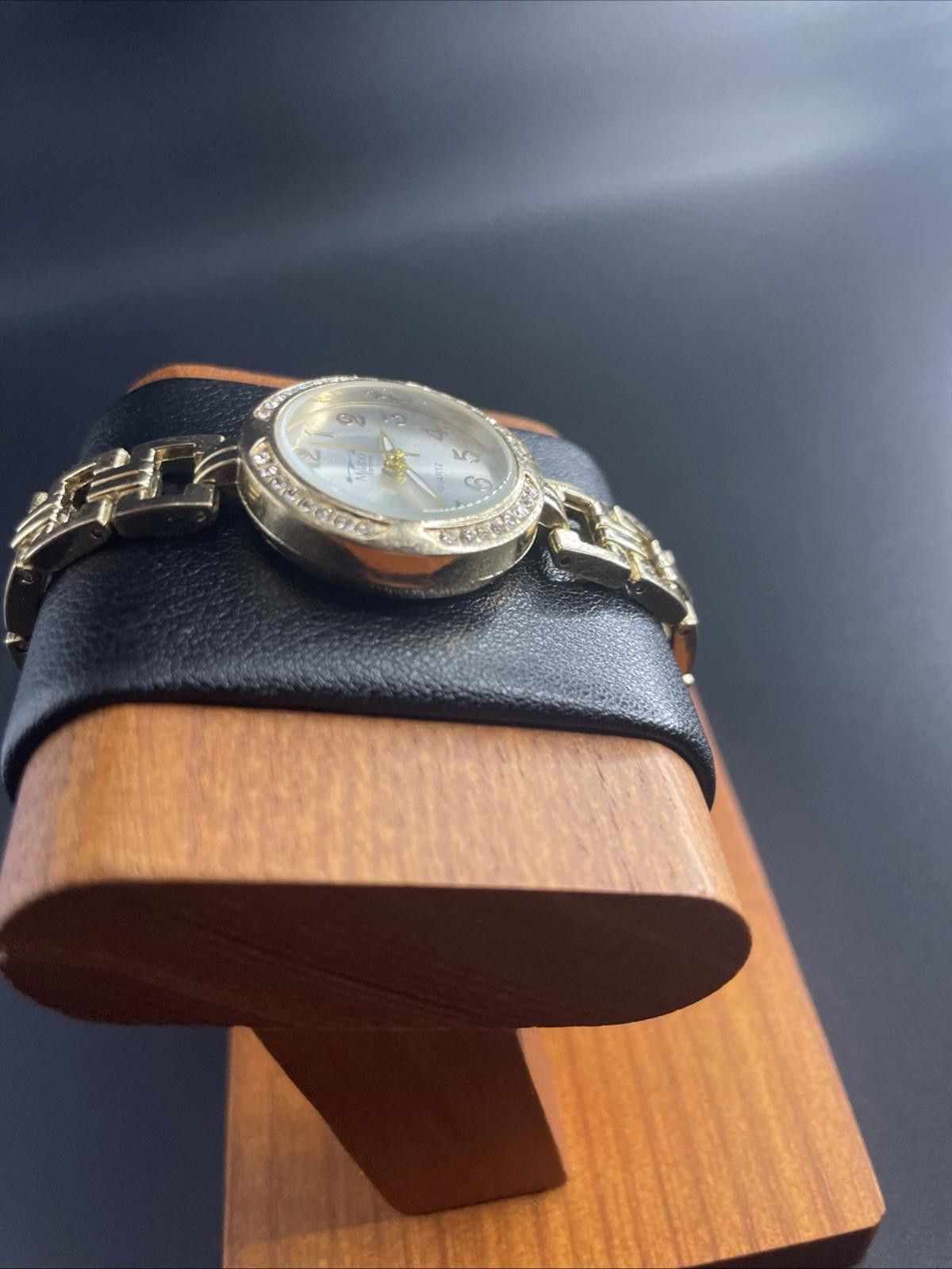 La Milano Milano Women’s Gold Tone Stone Dial Quartz Watch New Battery Size ONE SIZE - 5 Thumbnail