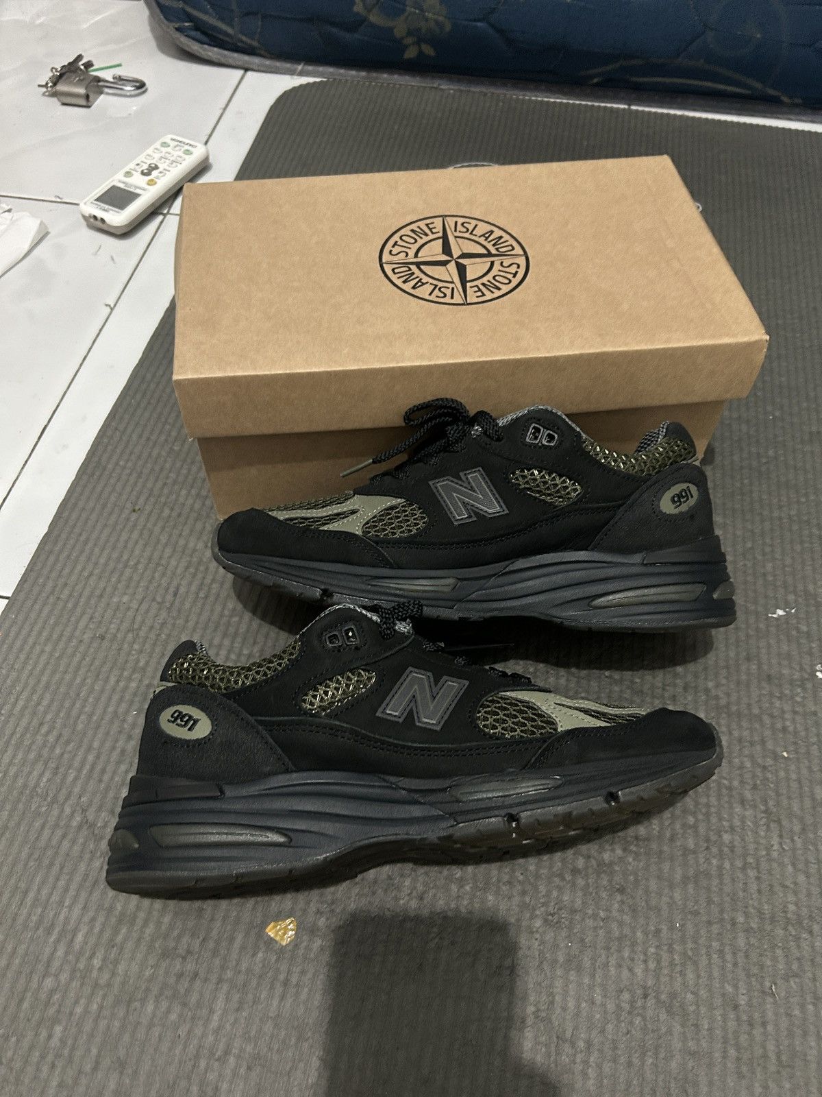 New Balance × Stone Island new balance 991v2 stone island Size US 7 / EU 40 - 1 Thumbnail