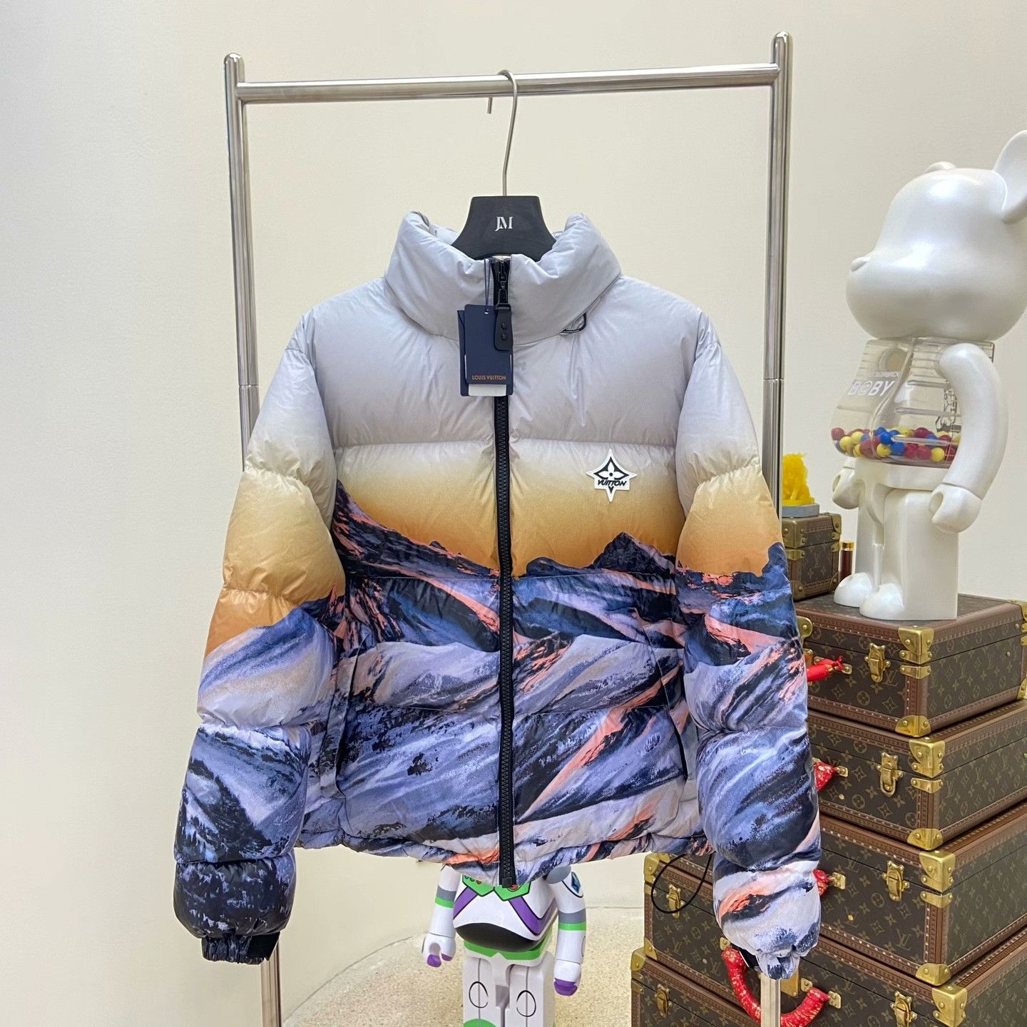 Louis Vuitton Louis Vuitton Down Printed Heavy Coat xs Men Size US XS / EU 42 / 0 - 1 Thumbnail