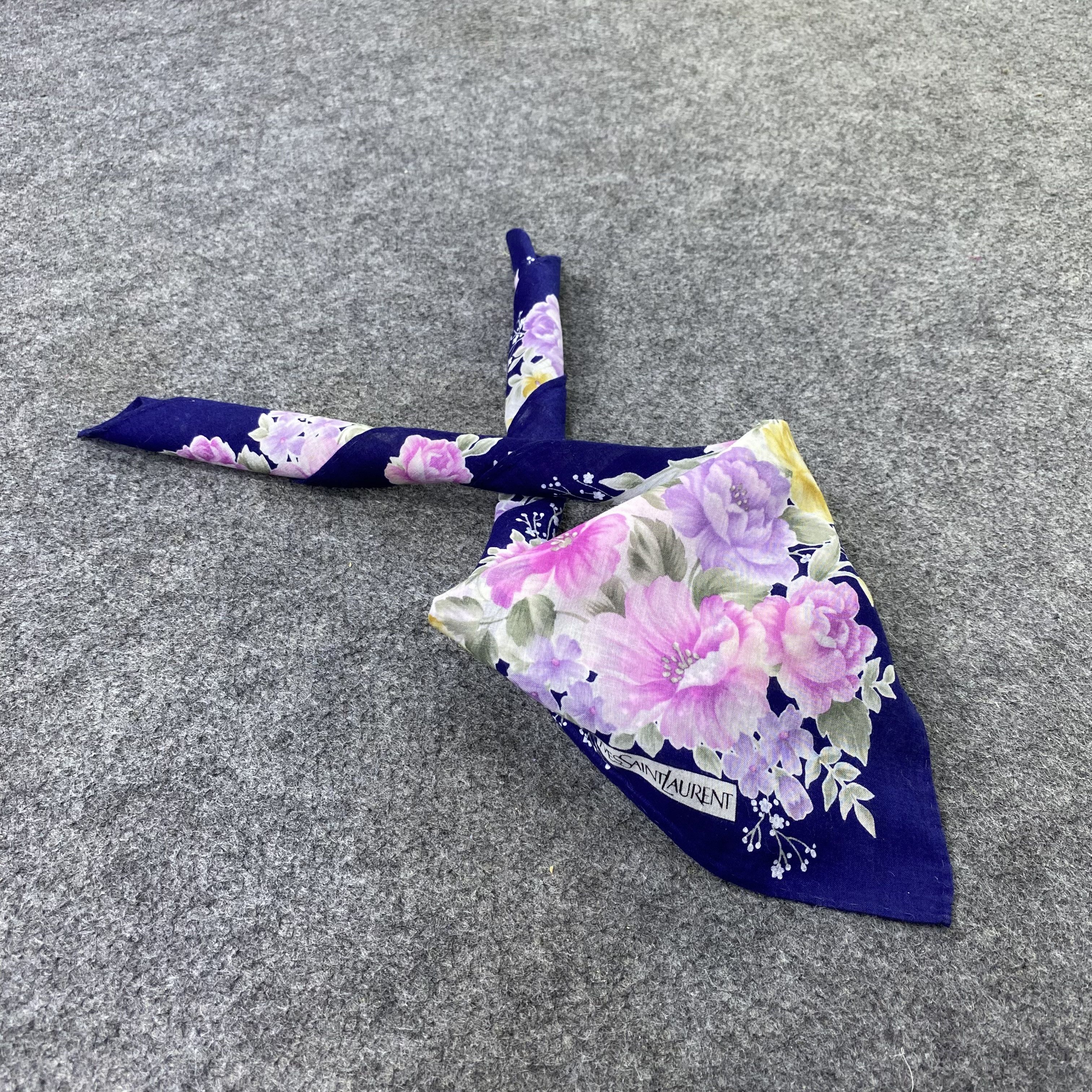 Yves Saint Laurent Yves Saint Laurent Handkerchief Neckerchief Bandana-B2030 Size ONE SIZE - 1 Thumbnail