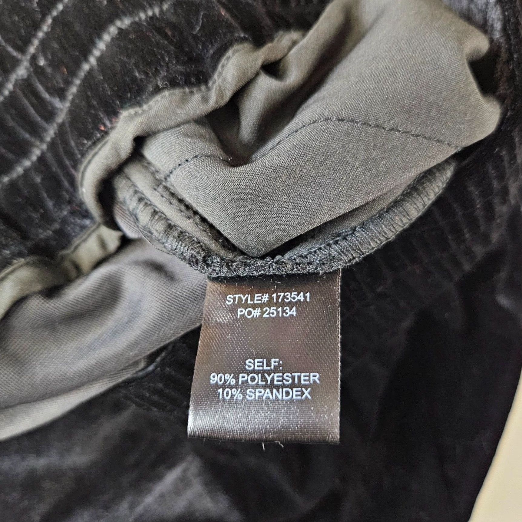 Velvet Skies Are Blue Velvet Cropped Pants 1X Black High Rise Womens Pants VIPNQI Size 40" / US 18 - 6 Thumbnail