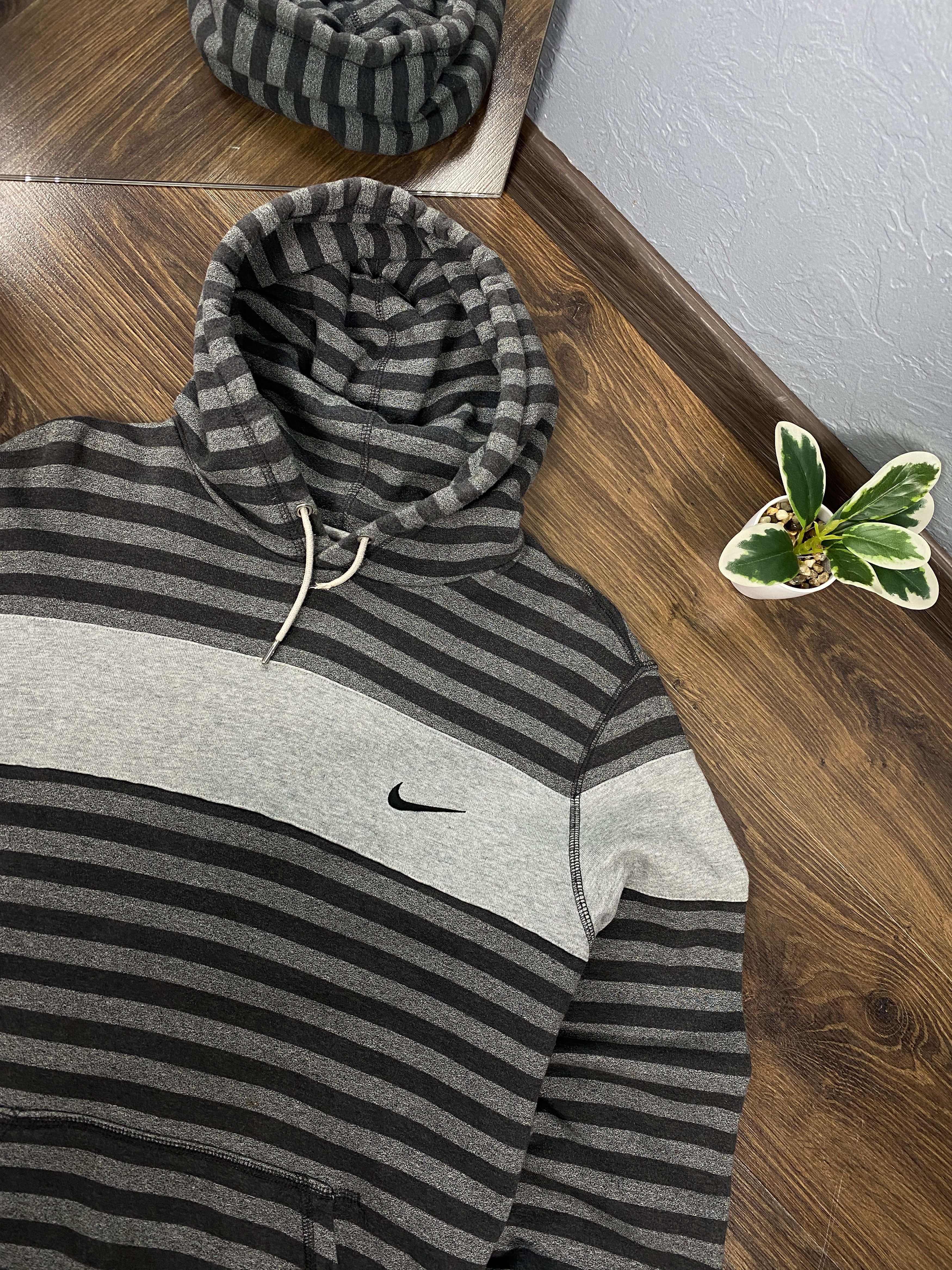 Nike Nike vintage mini swoosh hoodie y2k Size US L / EU 52-54 / 3 - 2 Thumbnail