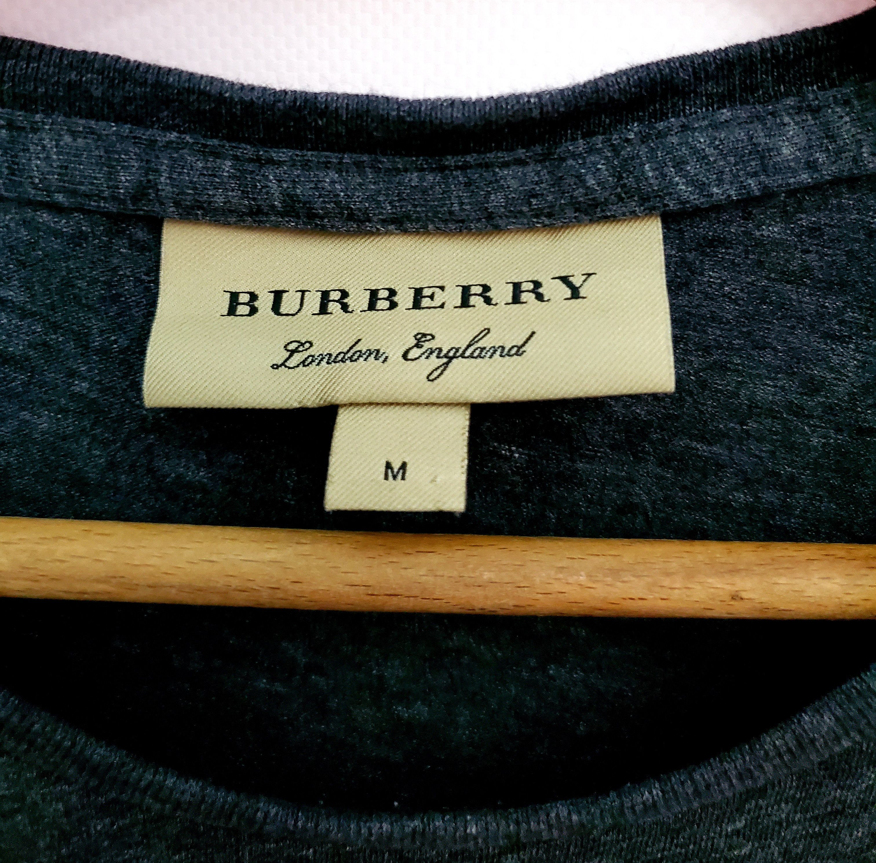 Burberry × Vintage Vintage Burberry Small Logo T-Shirt perfect condition M Size US M / EU 48-50 / 2 - 3 Thumbnail