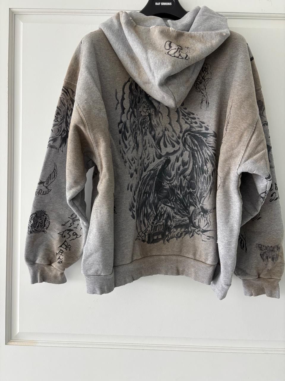 Balenciaga Balenciaga Tattoo Print Heavy Fleece Hoodie in Grey Size US M / EU 48-50 / 2 - 2 Thumbnail