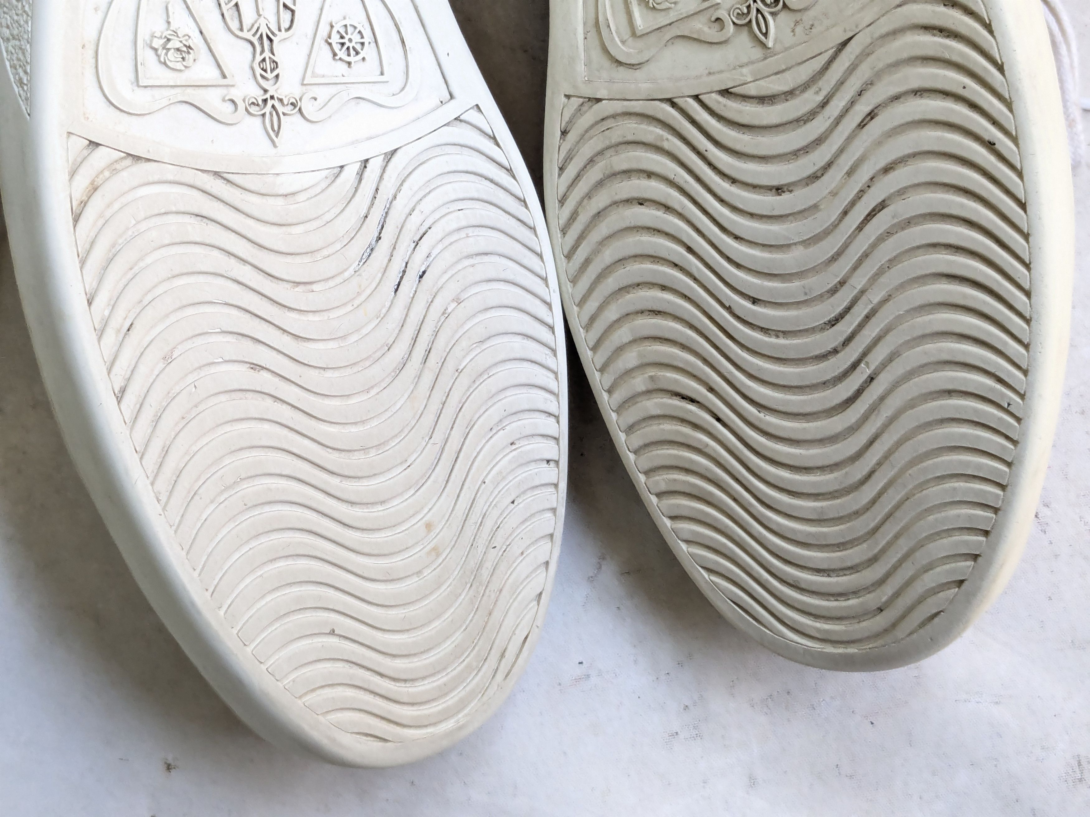 Gucci Gucci Ace Sneakers Silver 11.5 Leather Stars Size US 11.5 / EU 44-45 - 19 Thumbnail