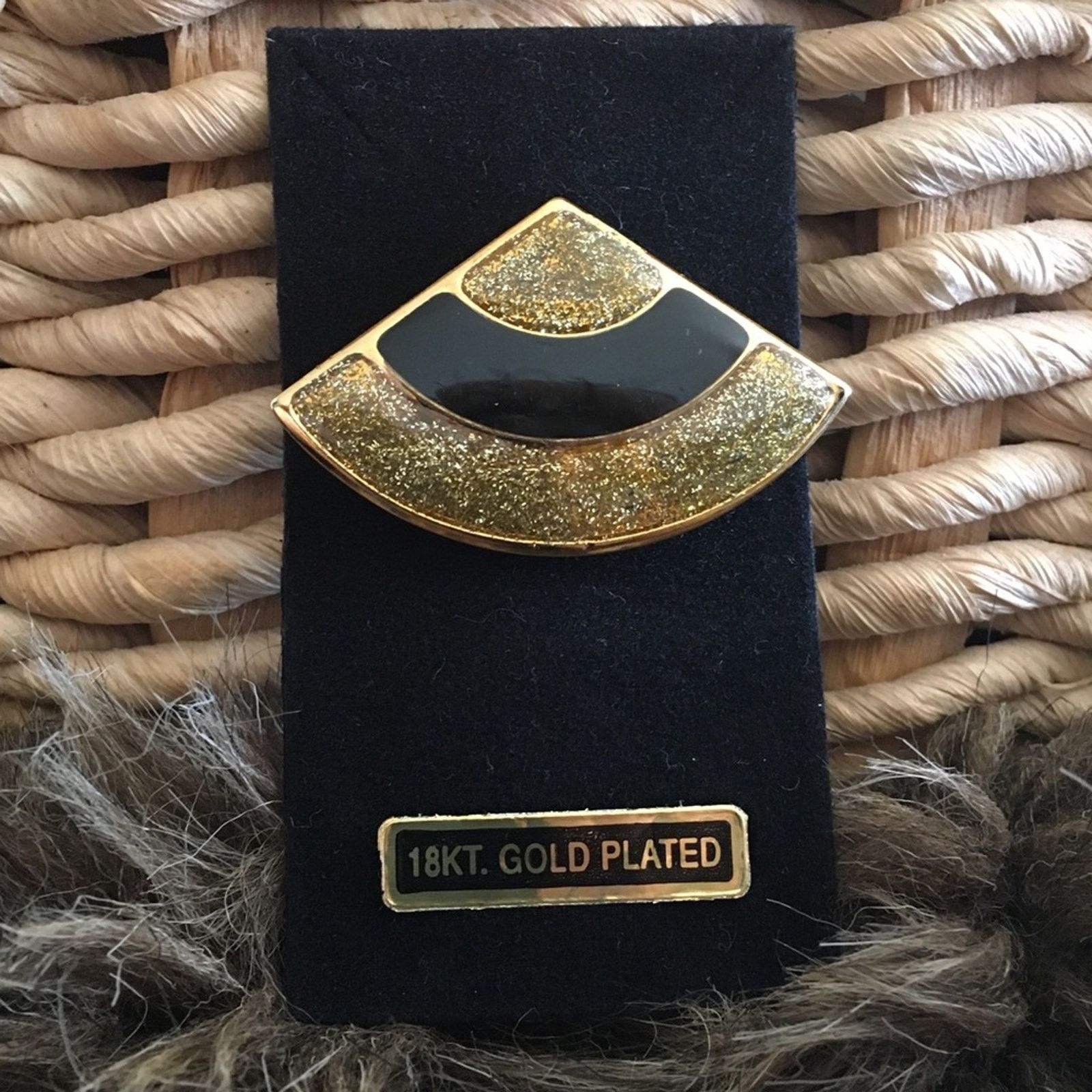 Vintage Vintage new old stock enamel 18kt plated brooch Size ONE SIZE - 1 Thumbnail