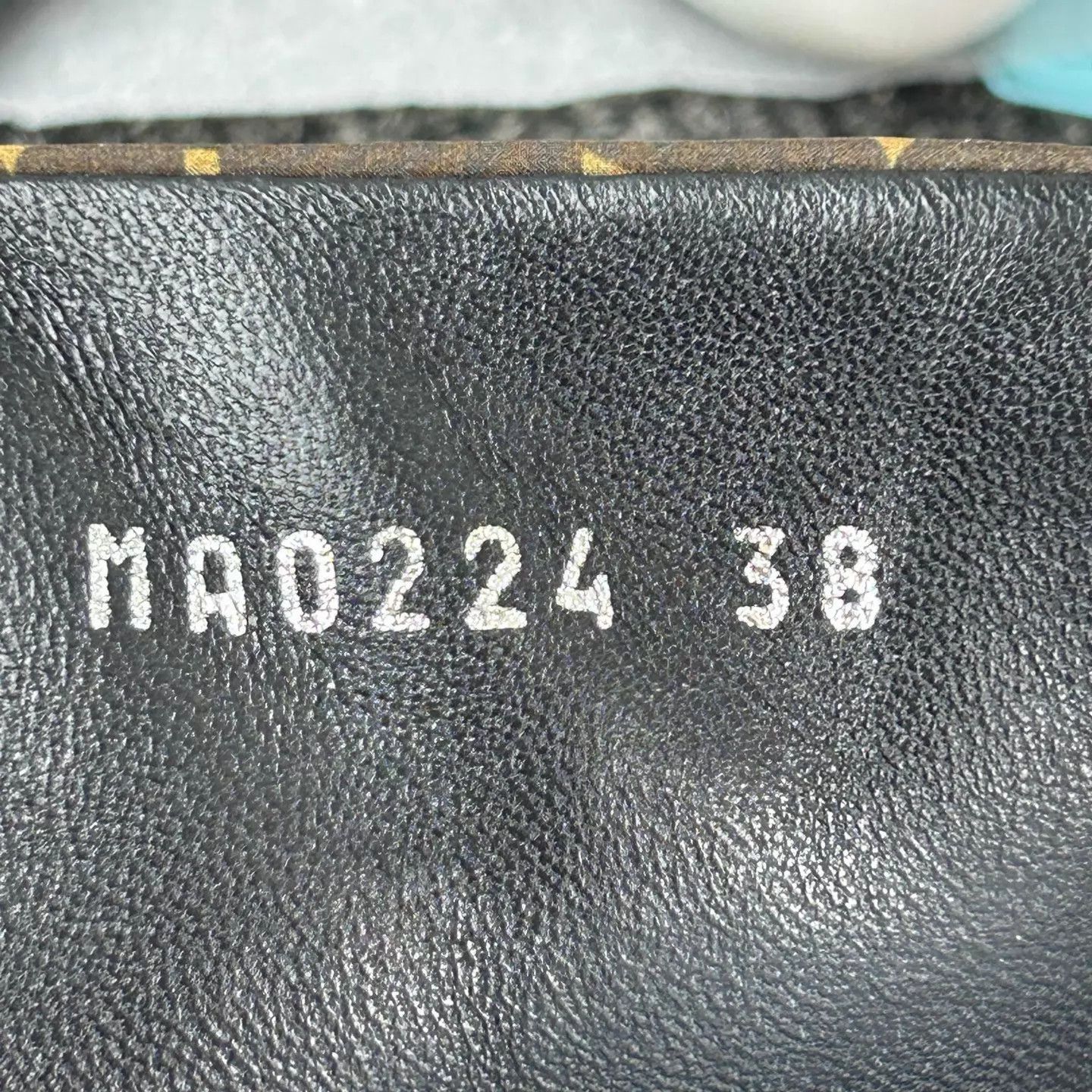 Louis Vuitton Louis Vuitton Monogram Slipper Size 38 Near New Size US 7.5 / IT 37.5 - 7 Thumbnail