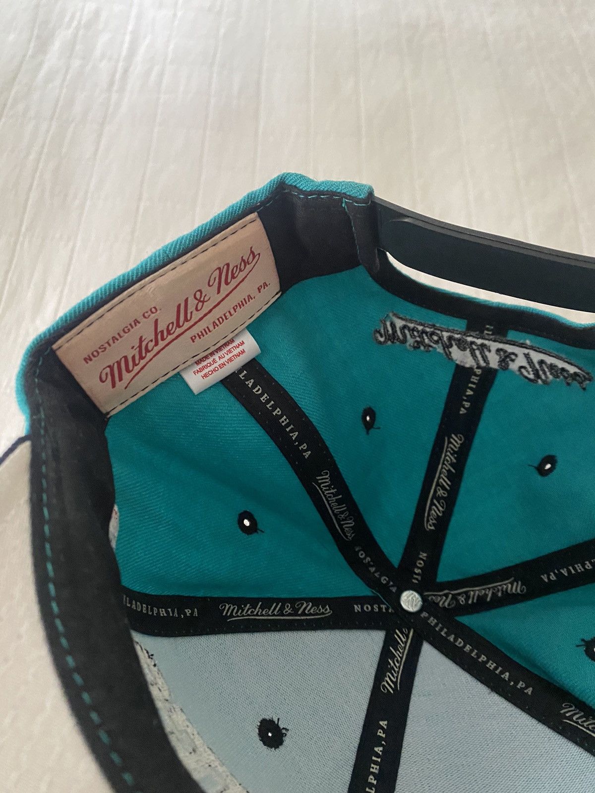 Mitchell & Ness × NBA × Vintage Vancouver grizzly’s SnapBack Size ONE SIZE - 3 Thumbnail