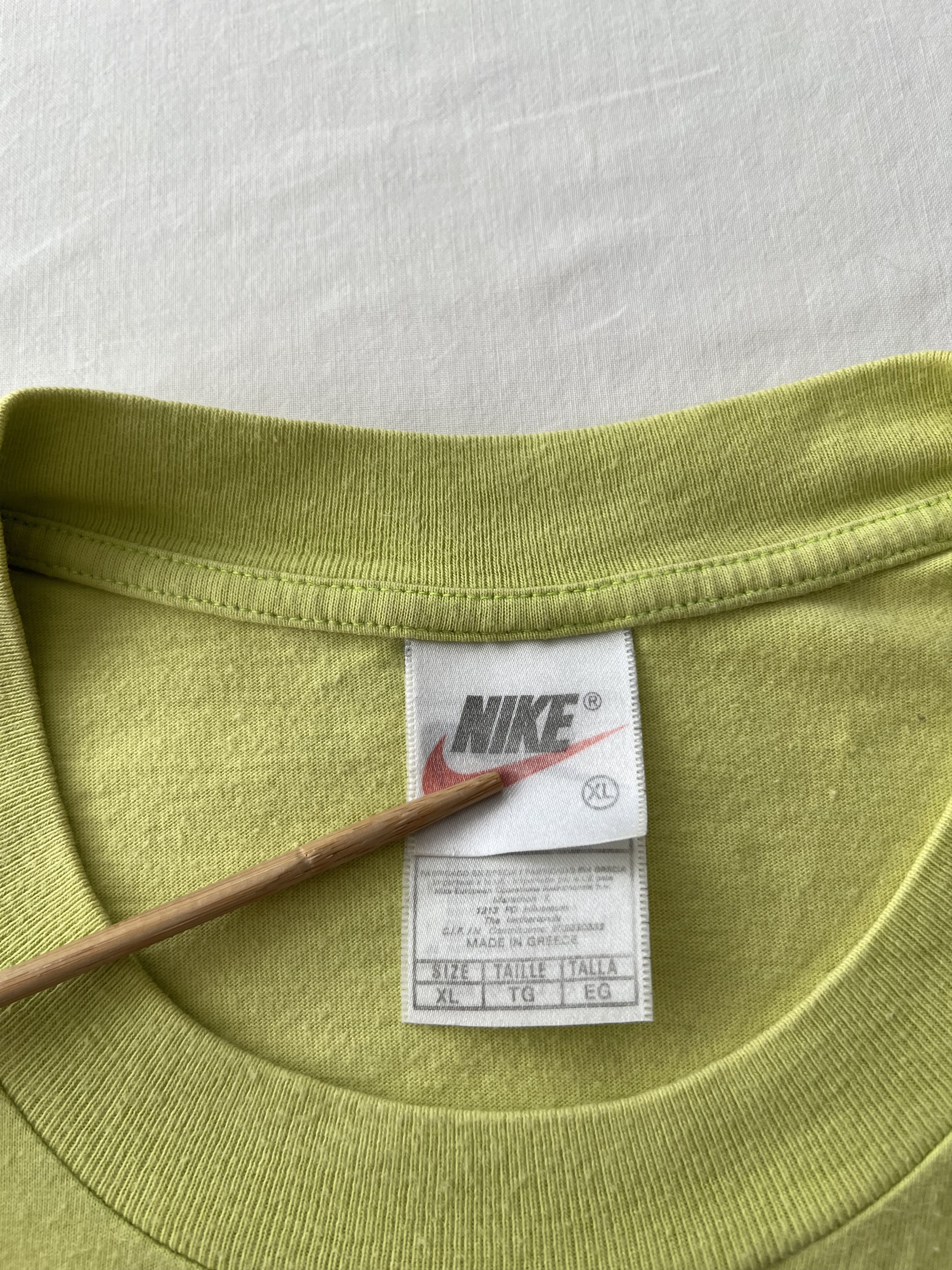 Nike Vintage 90s Nike Swoosh T-shirt Size US XL / EU 56 / 4 - 11 Thumbnail