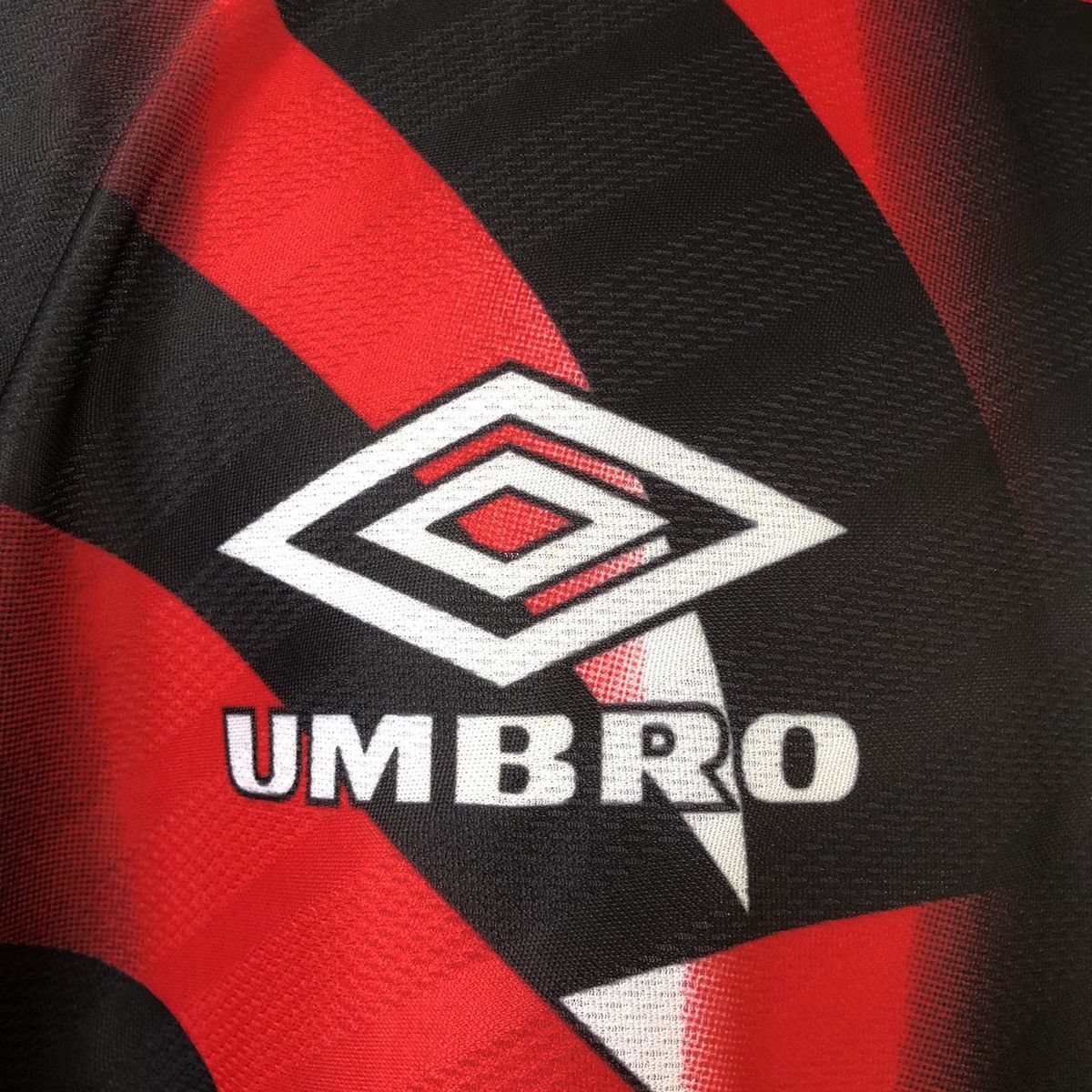 Umbro × Vintage Manchester United 1994 Vintage Umbro Training Jersey Size US L / EU 52-54 / 3 - 6 Thumbnail