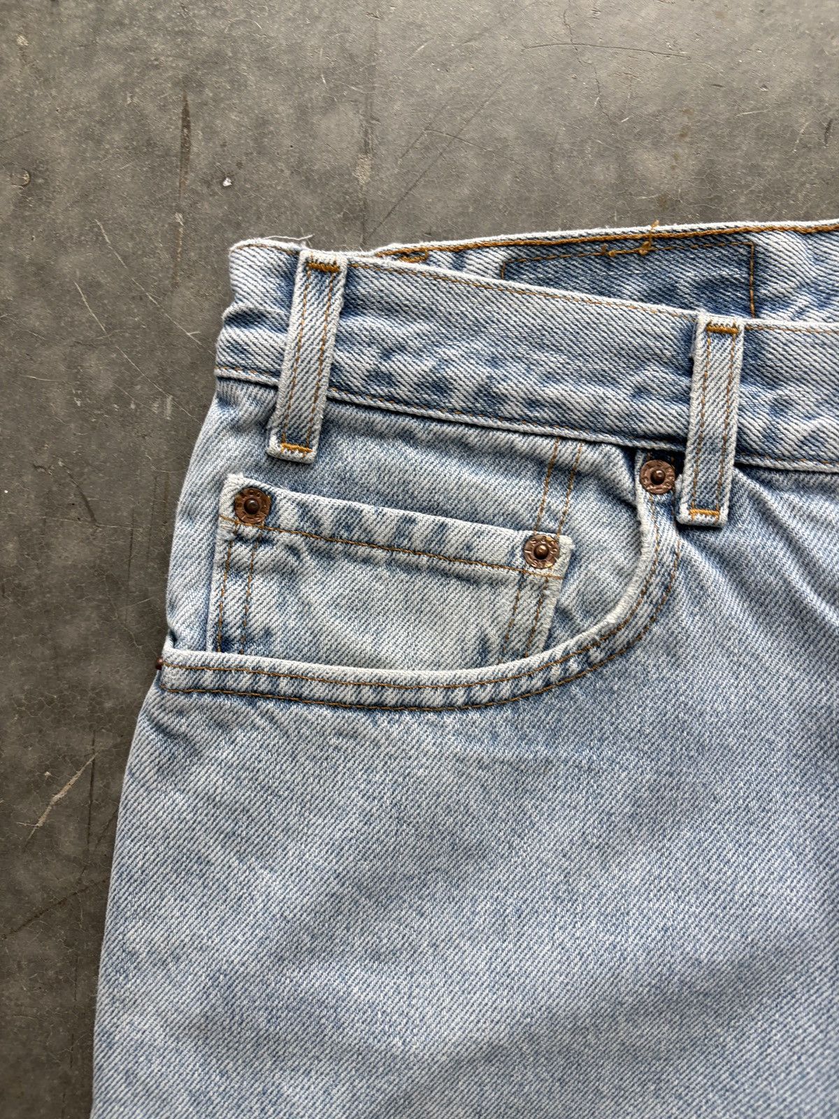 Levi's Vintage Y2K Levis 550 Denim Jeans 36x32 Light Wash Size US 36 / EU 52 - 2 Thumbnail