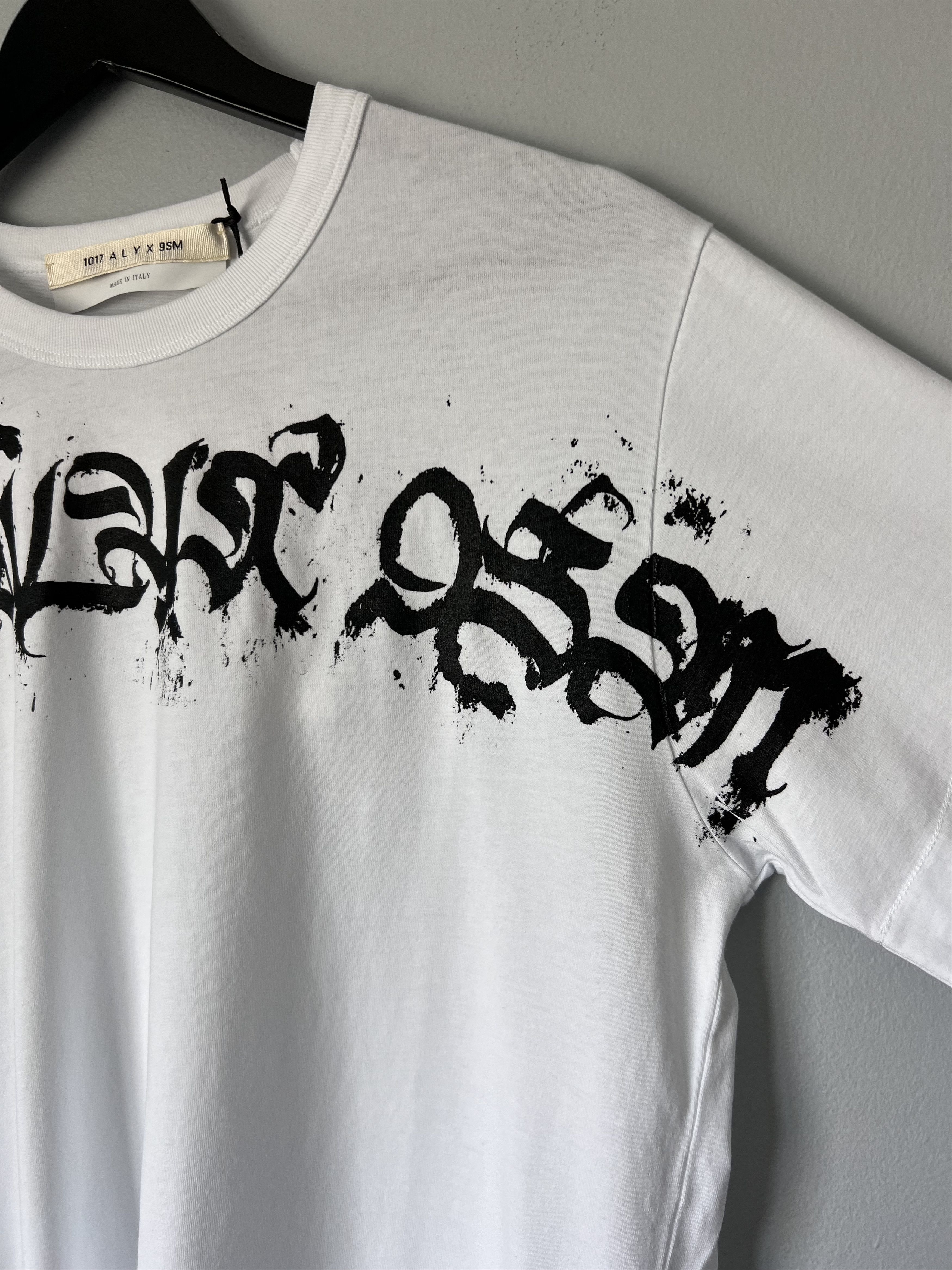1017 ALYX 9SM 1017 Alyx 9SM Collection Logo Graphic Tee in White Size US S / EU 44-46 / 1 - 4 Thumbnail