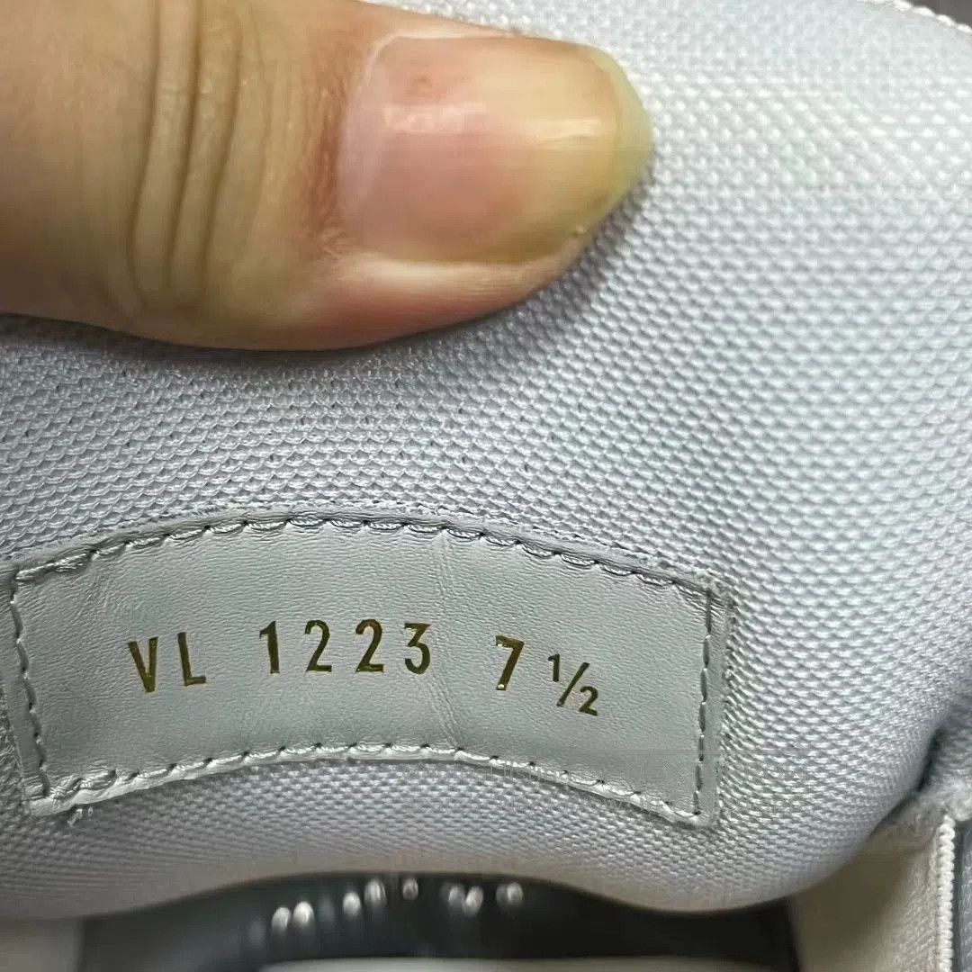 Louis Vuitton Louis Vuitton White Lowtop Leather Sneakers. Size US 7.5 / EU 40-41 - 4 Thumbnail