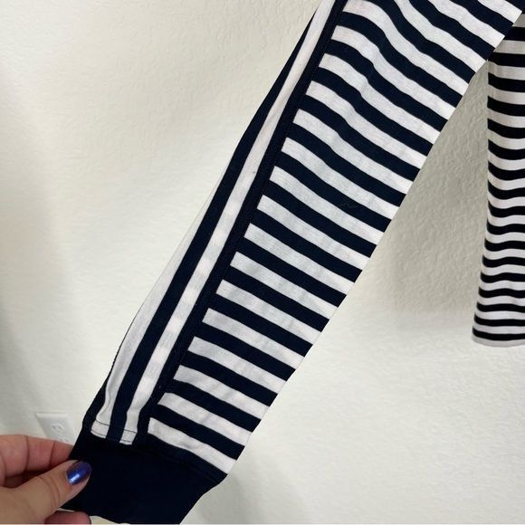 Dolce & Gabbana VTG Dolce and Gabbana Striped Crew Neck Logo Patch Contrast Size US M / EU 48-50 / 2 - 4 Thumbnail