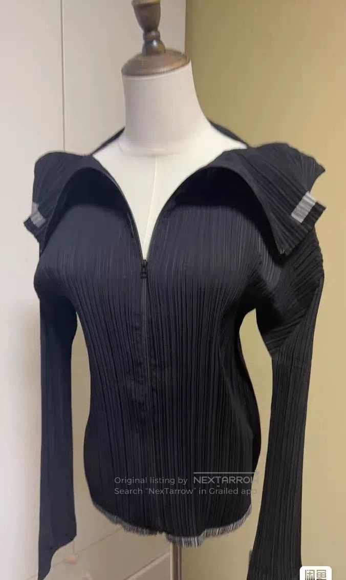 Issey Miyake Issey Miyake Black coat Size S / US 4 / IT 40 - 1 Thumbnail
