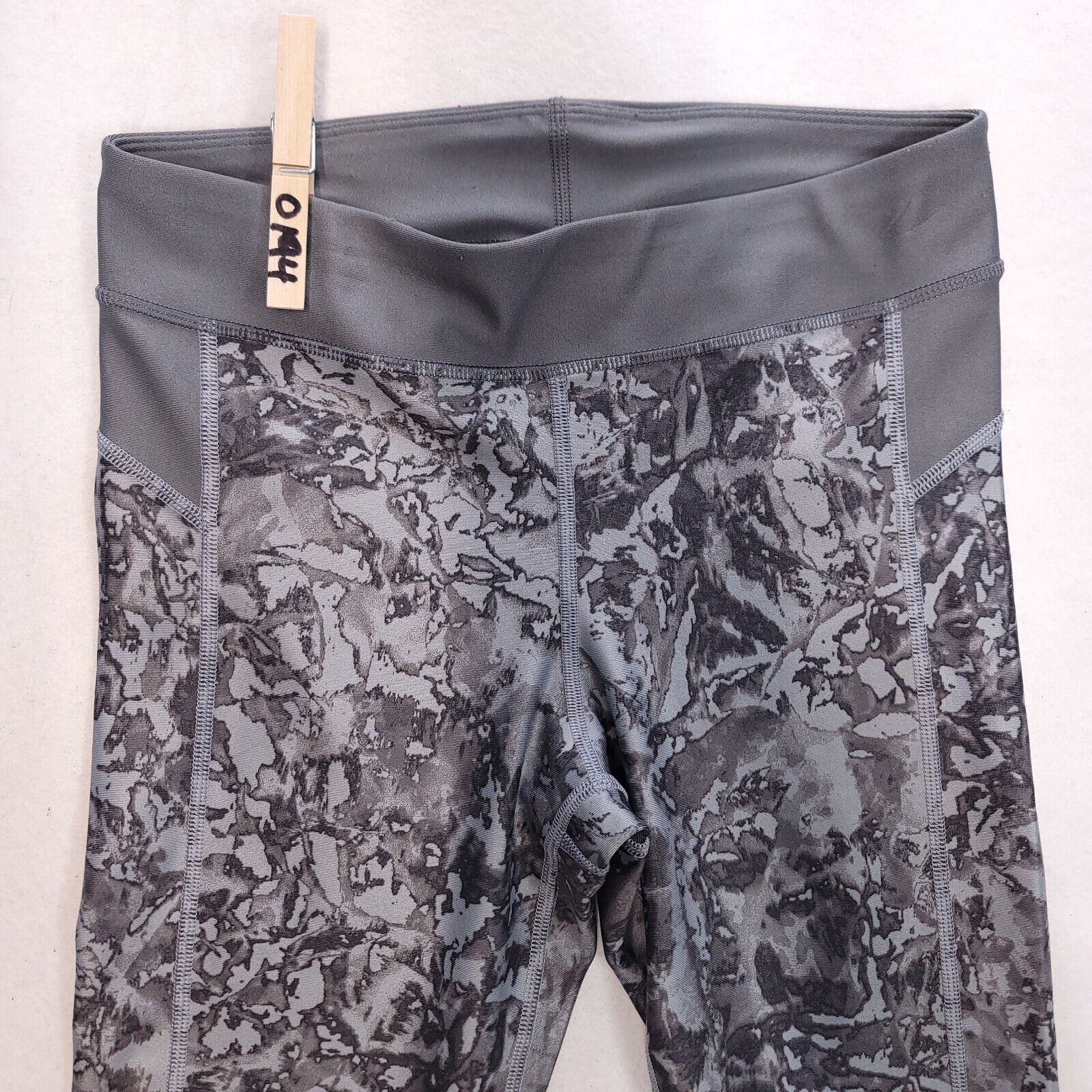 Under Armour Under Armour Athletic Running Yoga Pants Womens Size S Gray Size 24" / US 00 / IT 34 - 1 Thumbnail