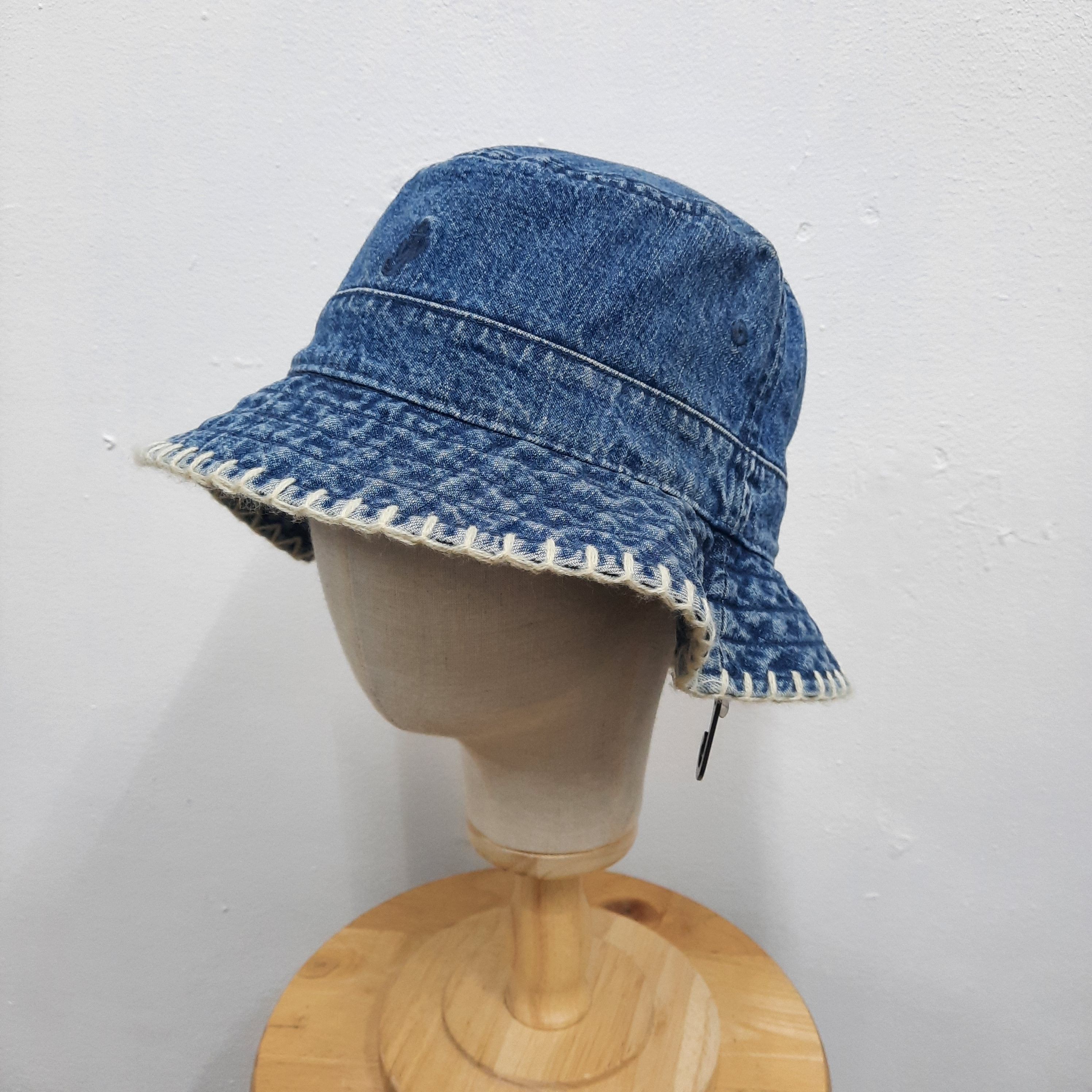 JW Anderson 🪡 Japanese brand uniqlo x jw anderson indigo washed hat Size ONE SIZE - 2 Thumbnail