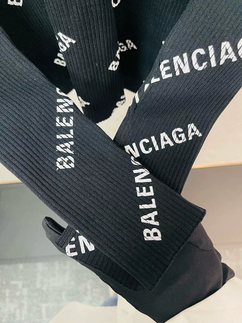 Balenciaga Balenciaga Black Full Print Logo Stretch Knit Sweater M Si Size M / US 6-8 / IT 42-44 - 3 Thumbnail