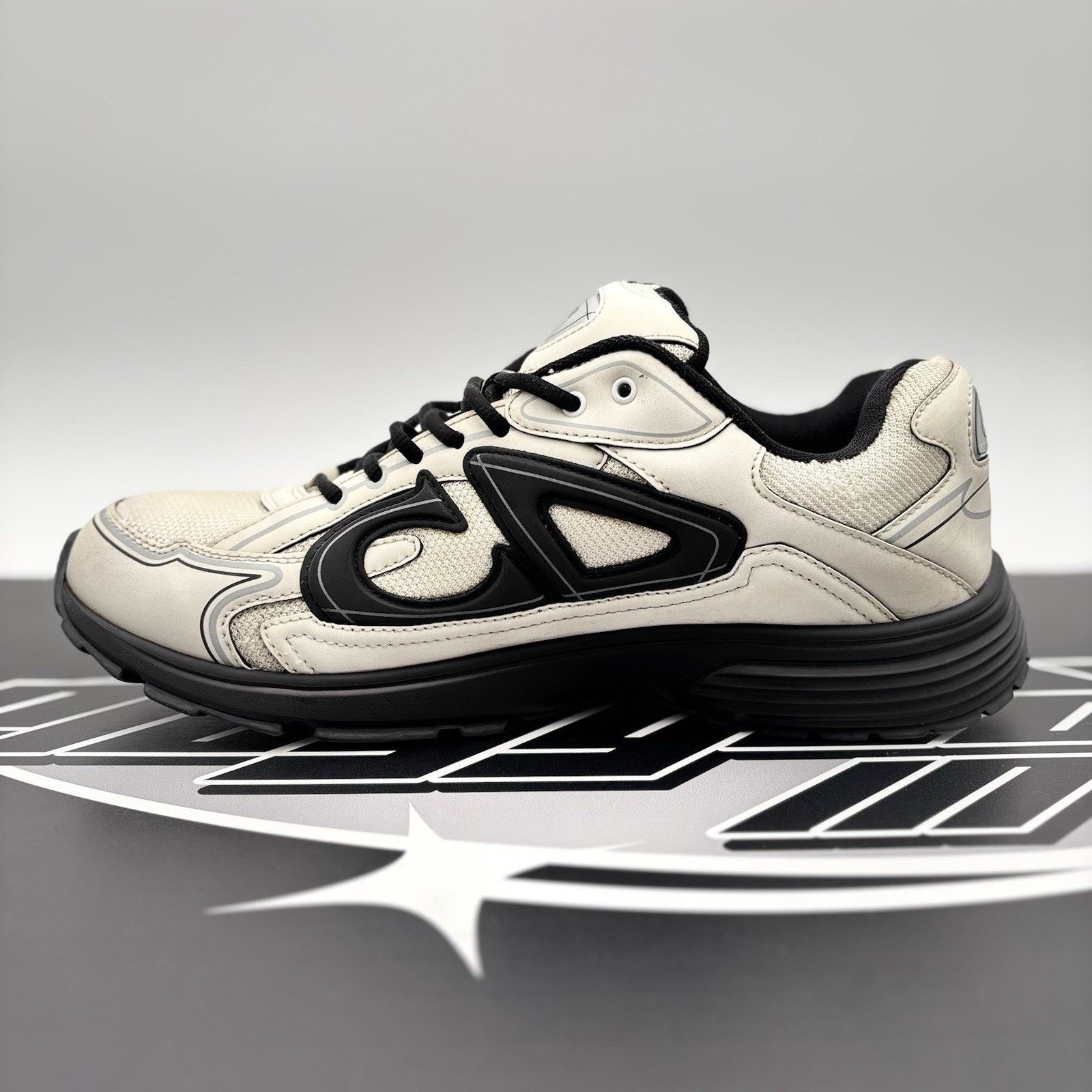 Dior Dior B30 ' White, Black ' | GOOD CONDITION! Size US 11 / EU 44 - 4 Thumbnail