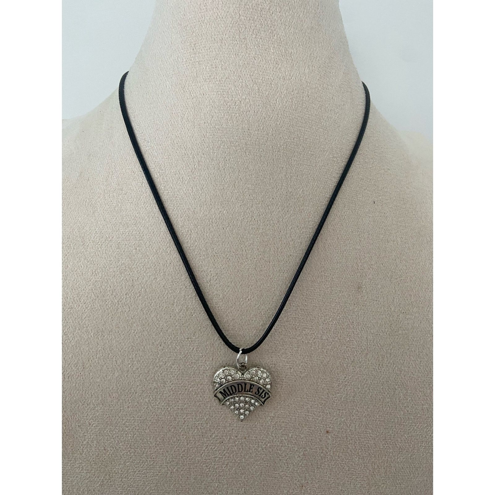Other middle sister necklace Size ONE SIZE - 1 Thumbnail