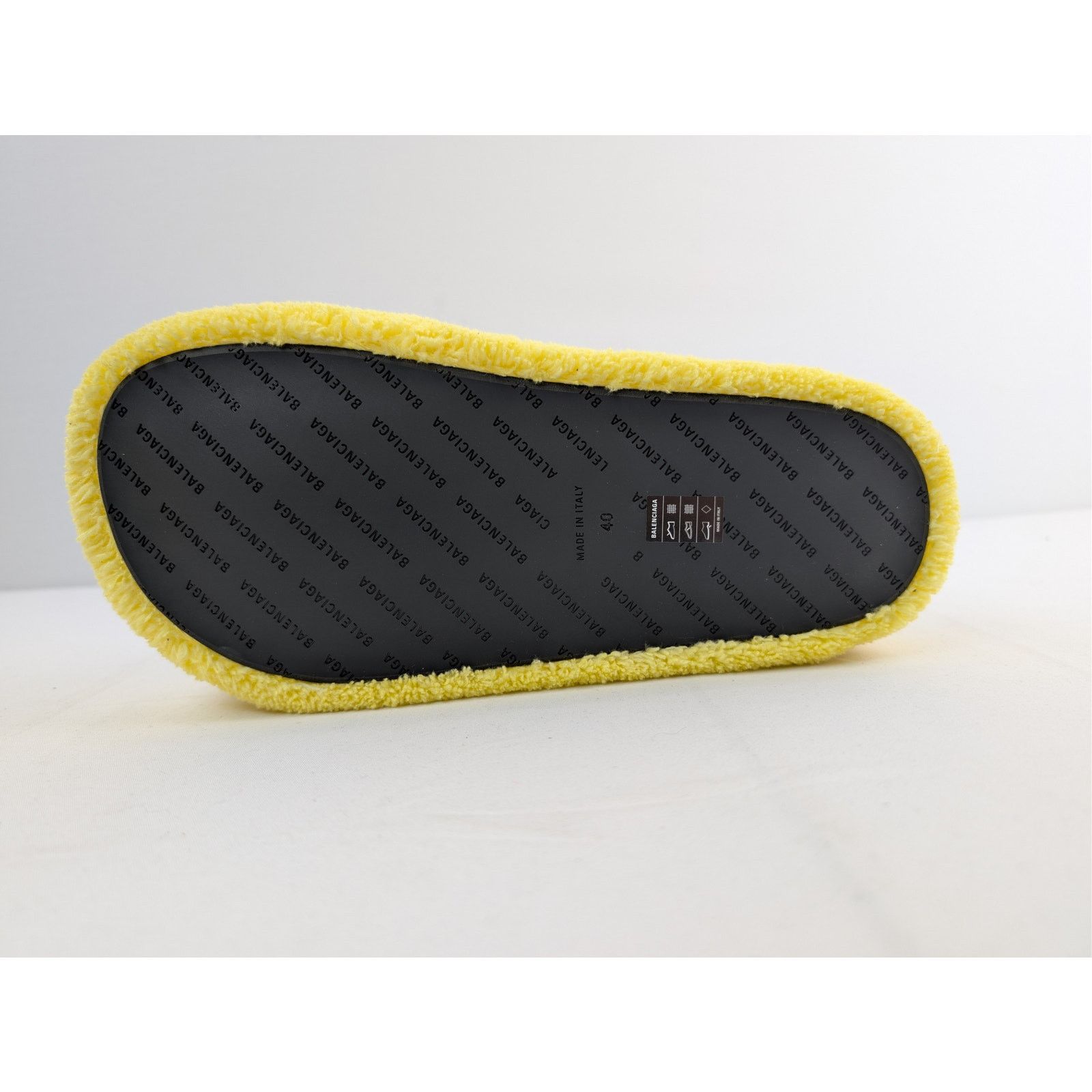 Balenciaga o1rshd1 Furry Platform Slides Slippers in Yellow/White/Red Size US 10 / IT 40 - 12 Thumbnail