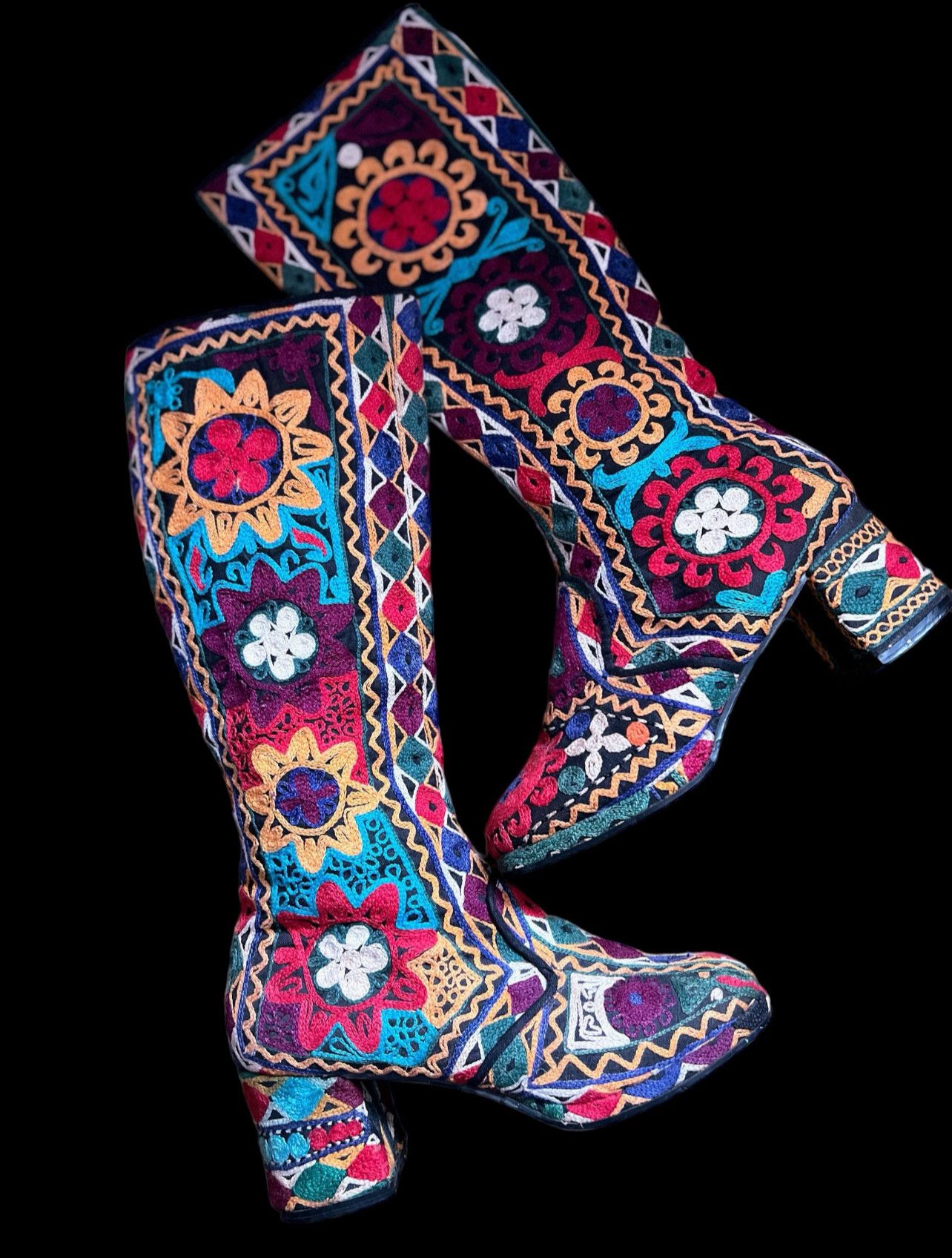 Vintage True vintage 1960s embroidered platform Go Go boots Size US 5 / IT 35 - 2 Thumbnail