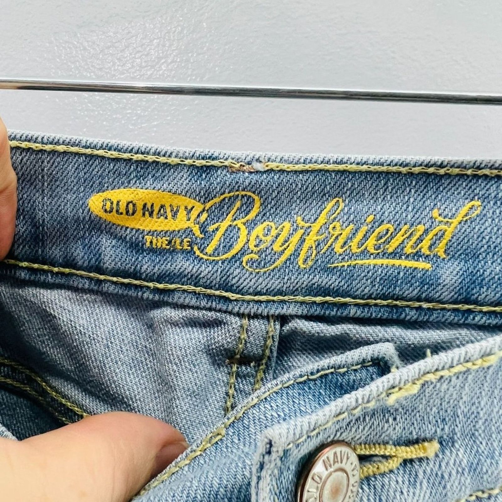 Old Navy Old Navy Boyfriend Distressed Cutoff Cuffed Jean Shorts Size 28" / US 6 / IT 42 - 2 Thumbnail