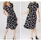 Designer J Jill Ladies Short Sleeve VNeck Black White Floral Belted M Size M / US 6-8 / IT 42-44 - 1 Thumbnail