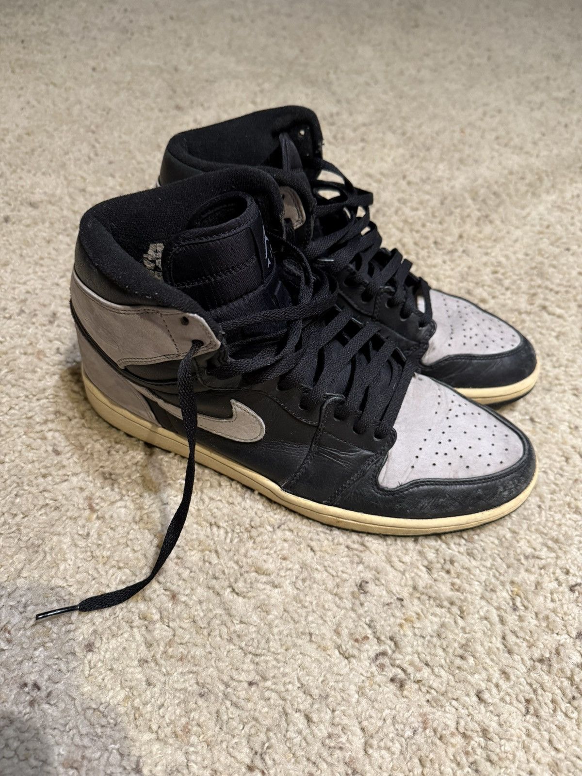 Jordan Brand 2009 Jordan 1 High Shadow Size 10.5 Retro Used Size US 10.5 / EU 43-44 - 1 Thumbnail