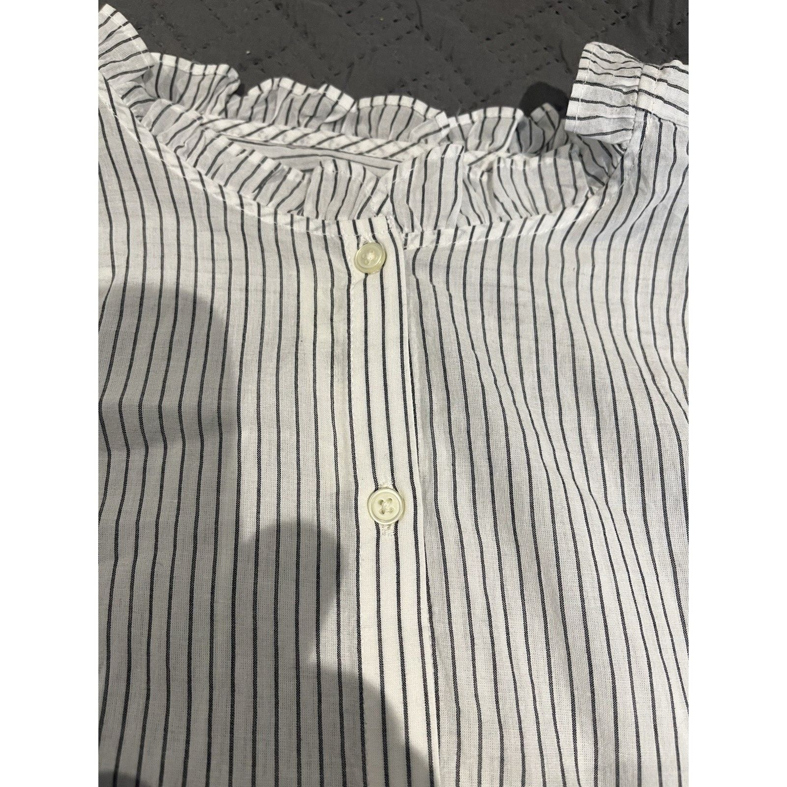 Loft Loft Women's M pinstripe ruffle-neck shirt NWT Size M / US 6-8 / IT 42-44 - 8 Thumbnail