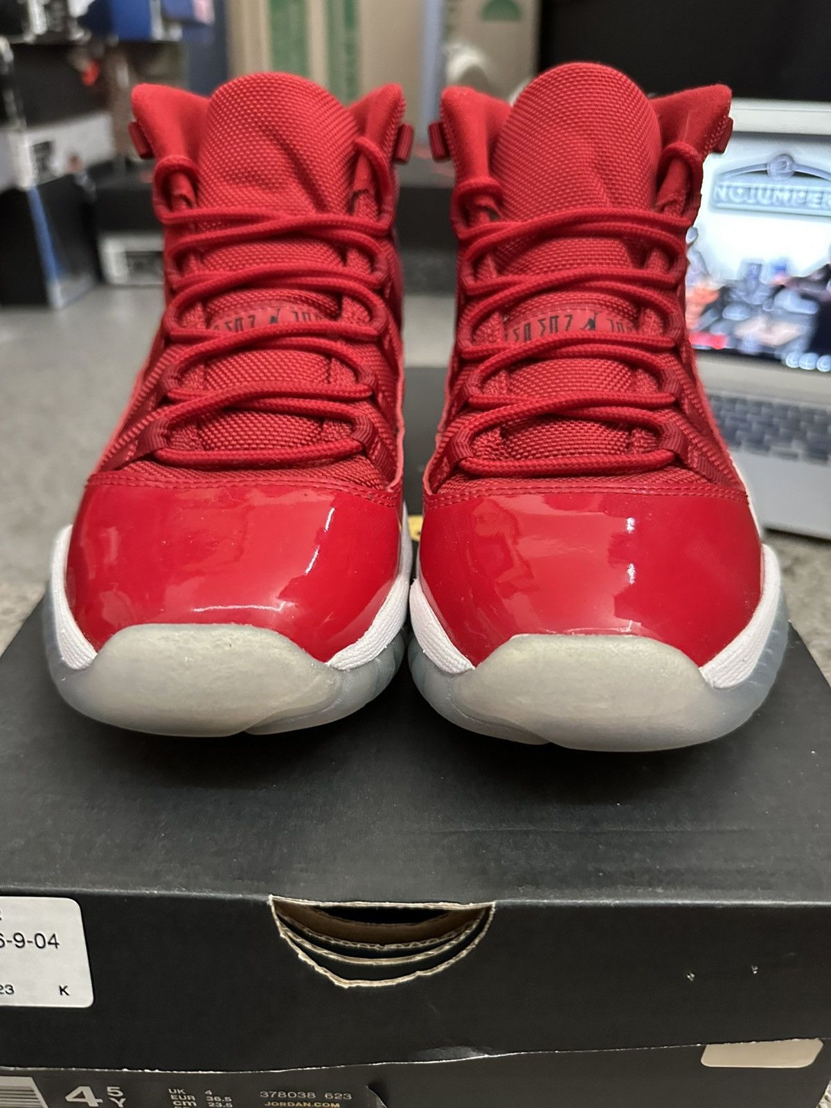 Jordan Brand Air jordan 11 win like 96 - size 4.5 Size US 5 / EU 37 - 3 Thumbnail