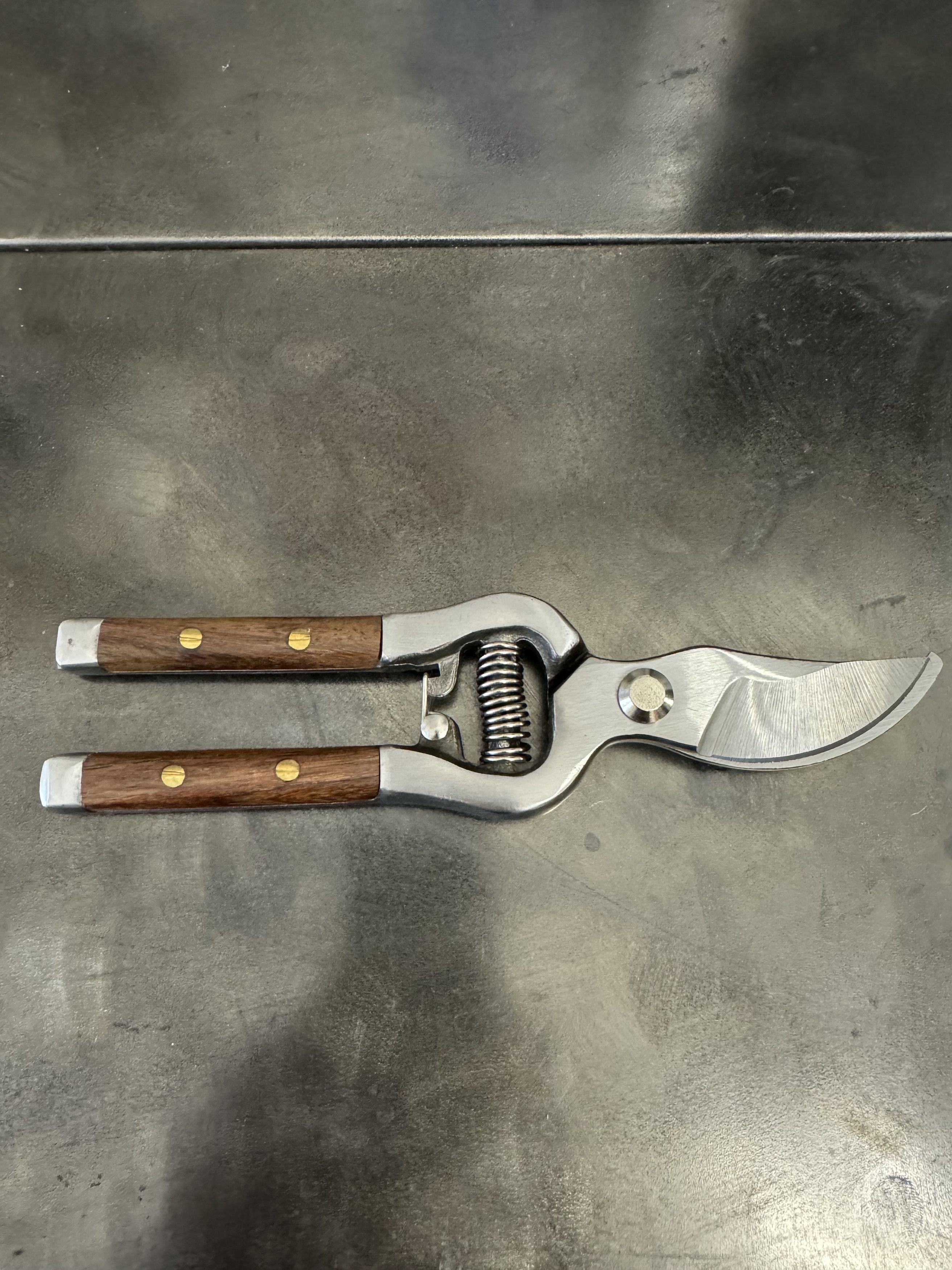 Paul Harnden Shoemakers PAUL HARNDEN SHOEMAKERS GARDEN SHEARS-NEW!! Size ONE SIZE - 6 Thumbnail