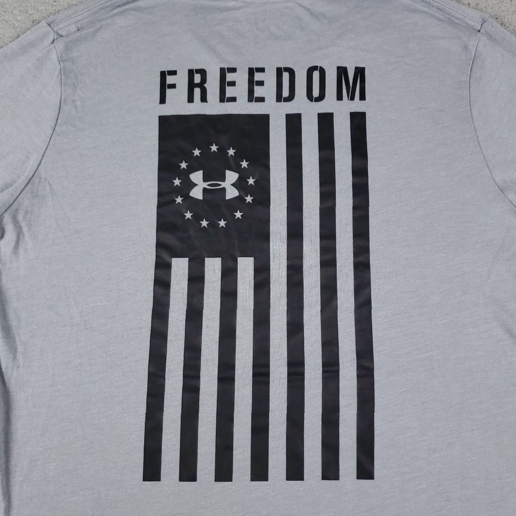 Under Armour Under Armour T-Shirt Mens Small Gray USA Flag Heatgear Short Sleeve Casual Size US S / EU 44-46 / 1 - 6 Thumbnail